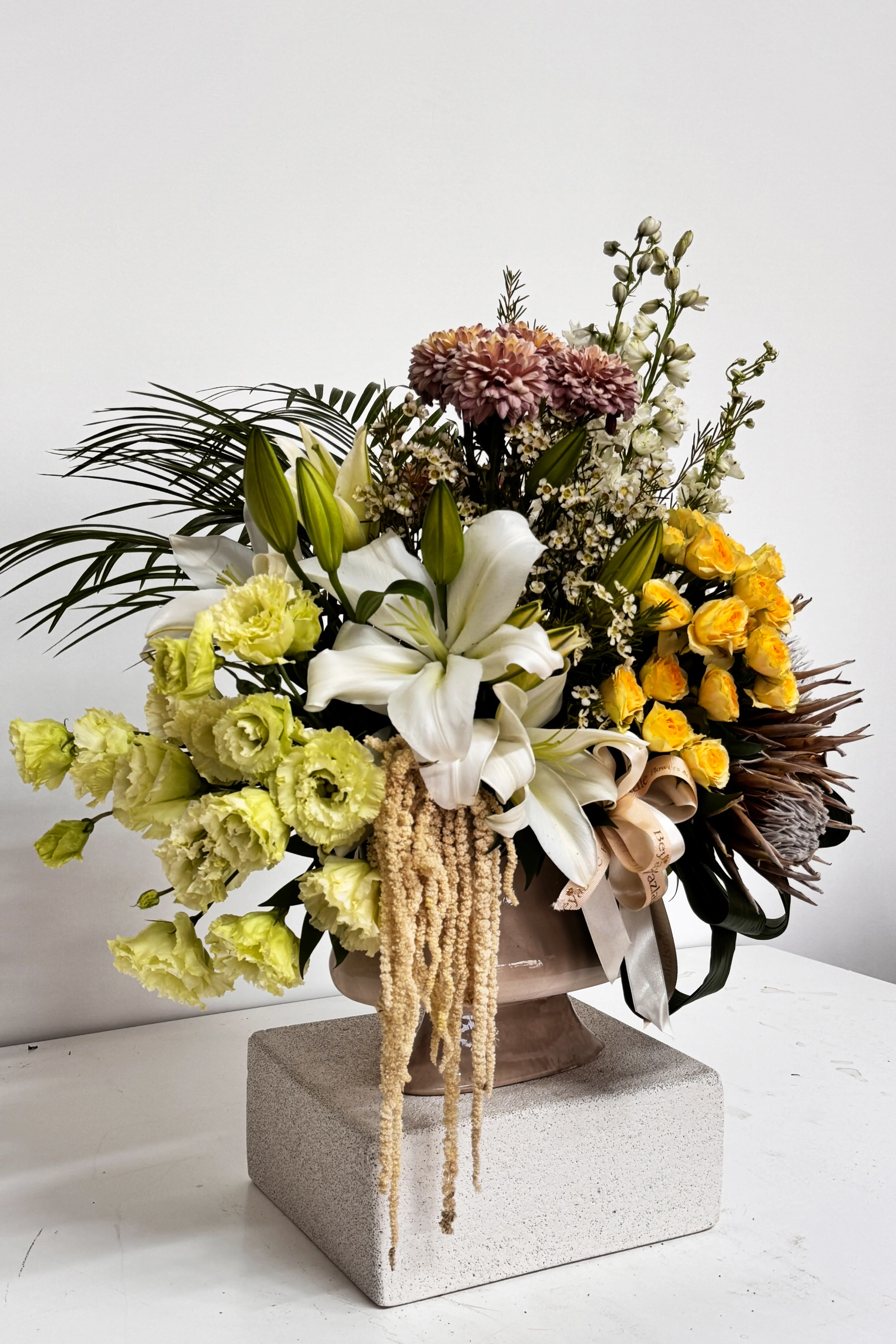 Kazablanka & Delfinyum Aranjmanı