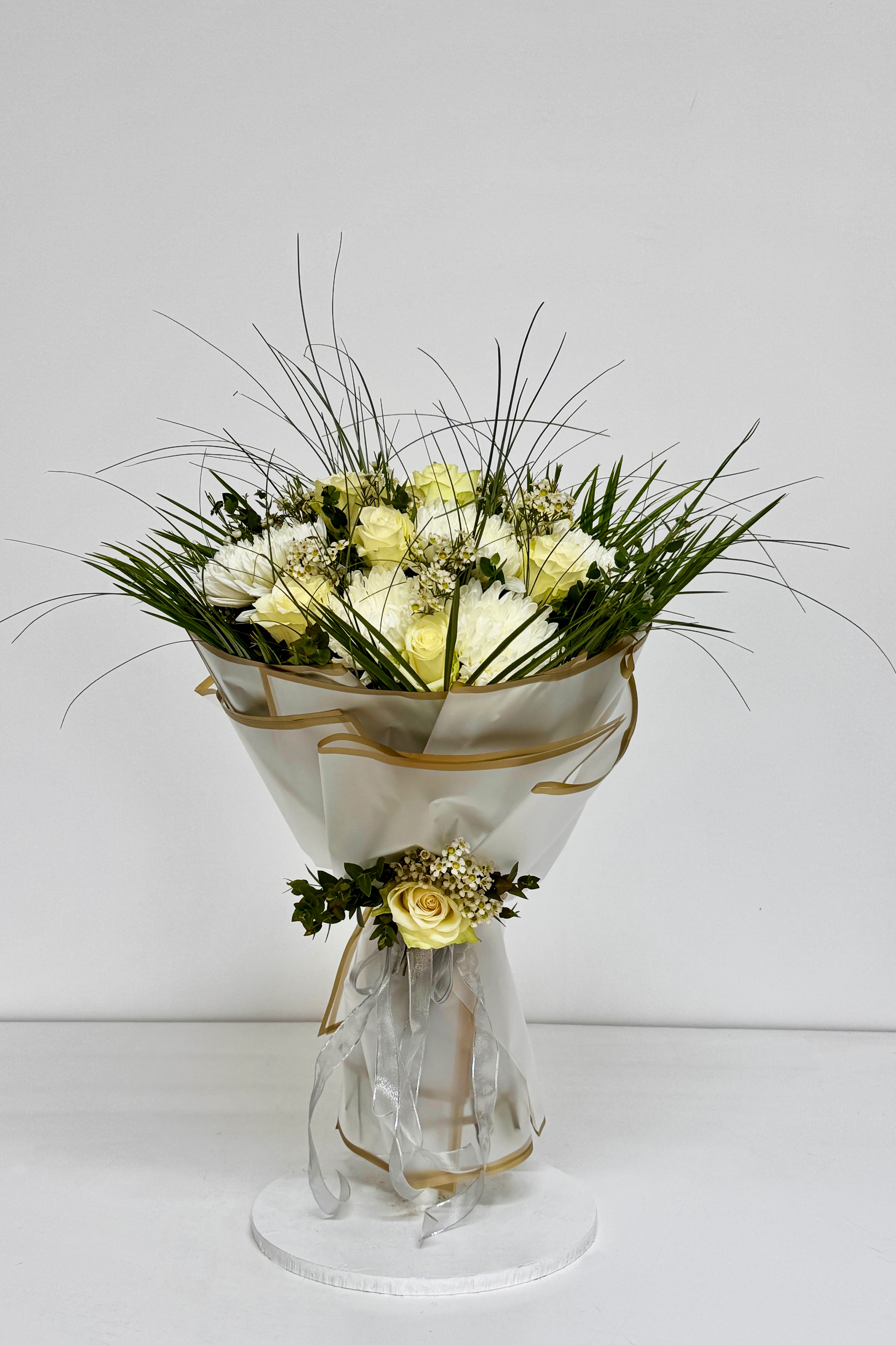 Beyaz Anastasia & Gül Buketi