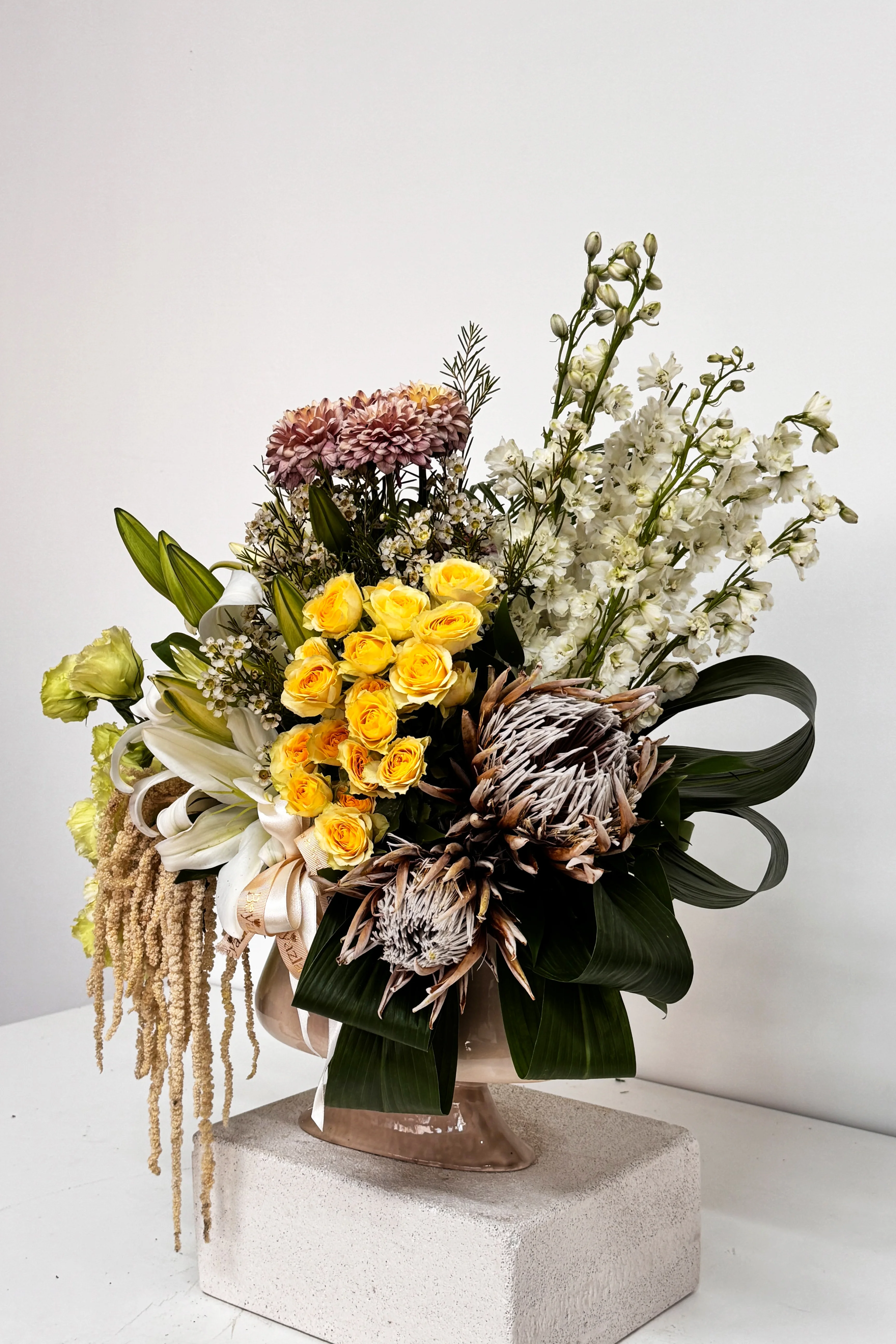 Kazablanka & Delfinyum Aranjmanı