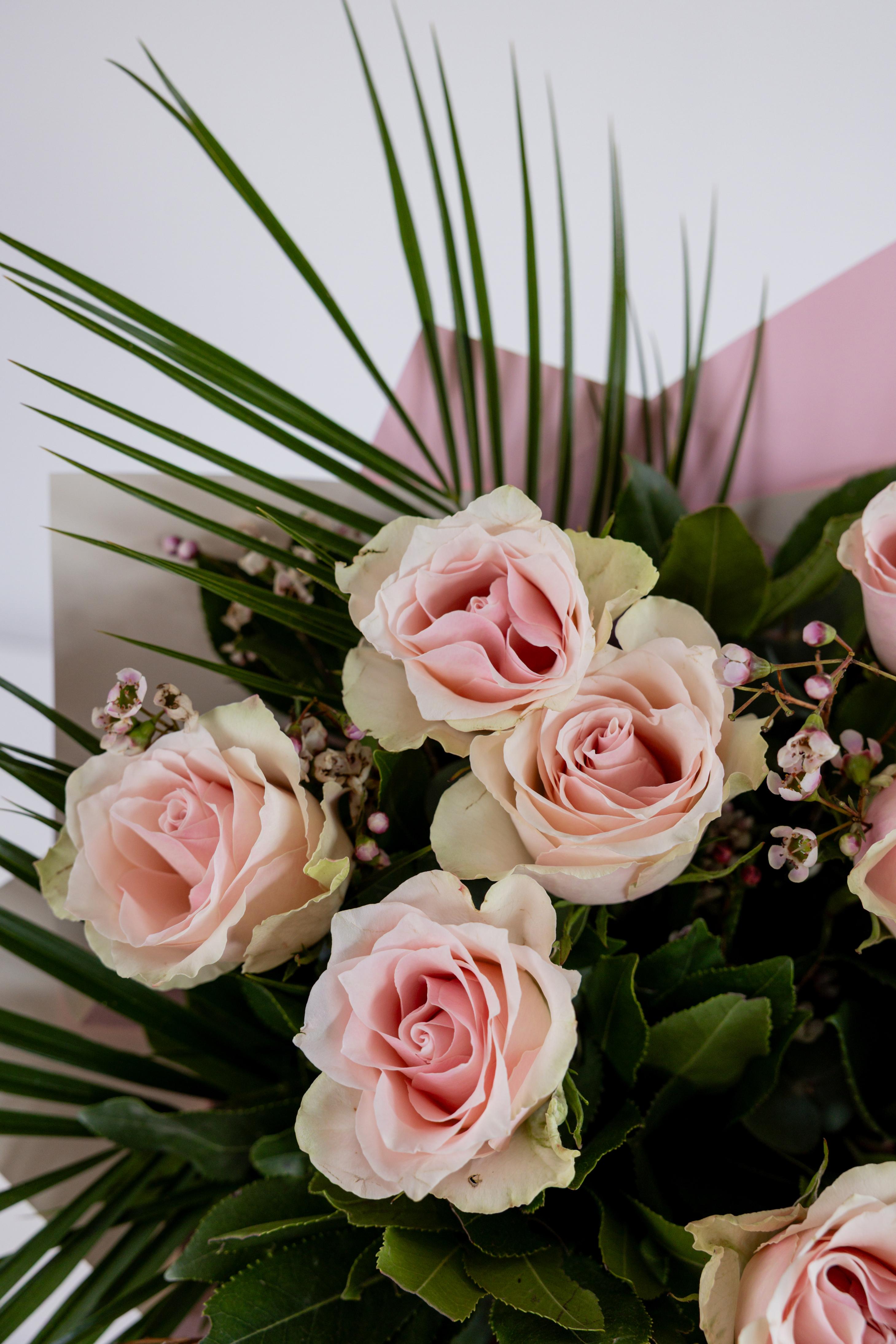 Açık Pembe Athena Gül Buketi