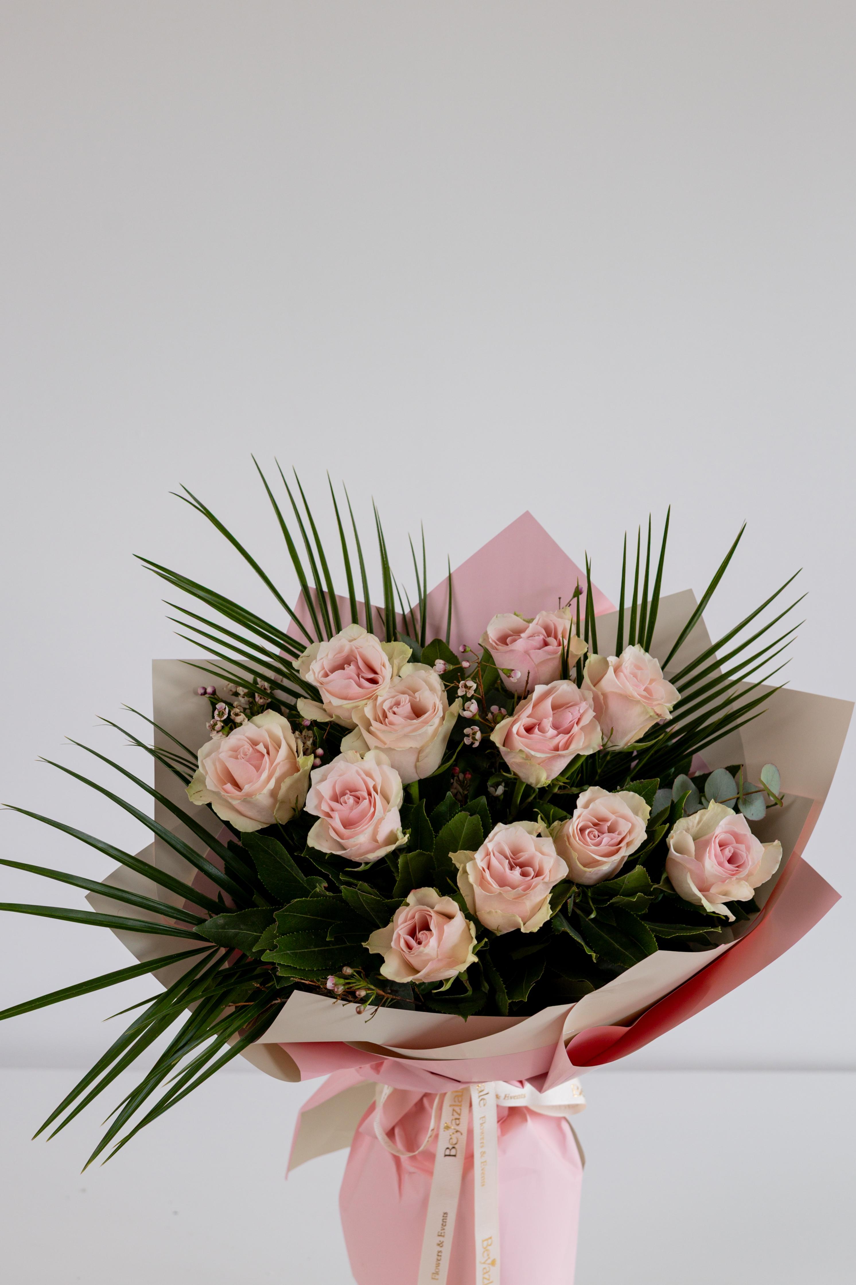 Açık Pembe Athena Gül Buketi