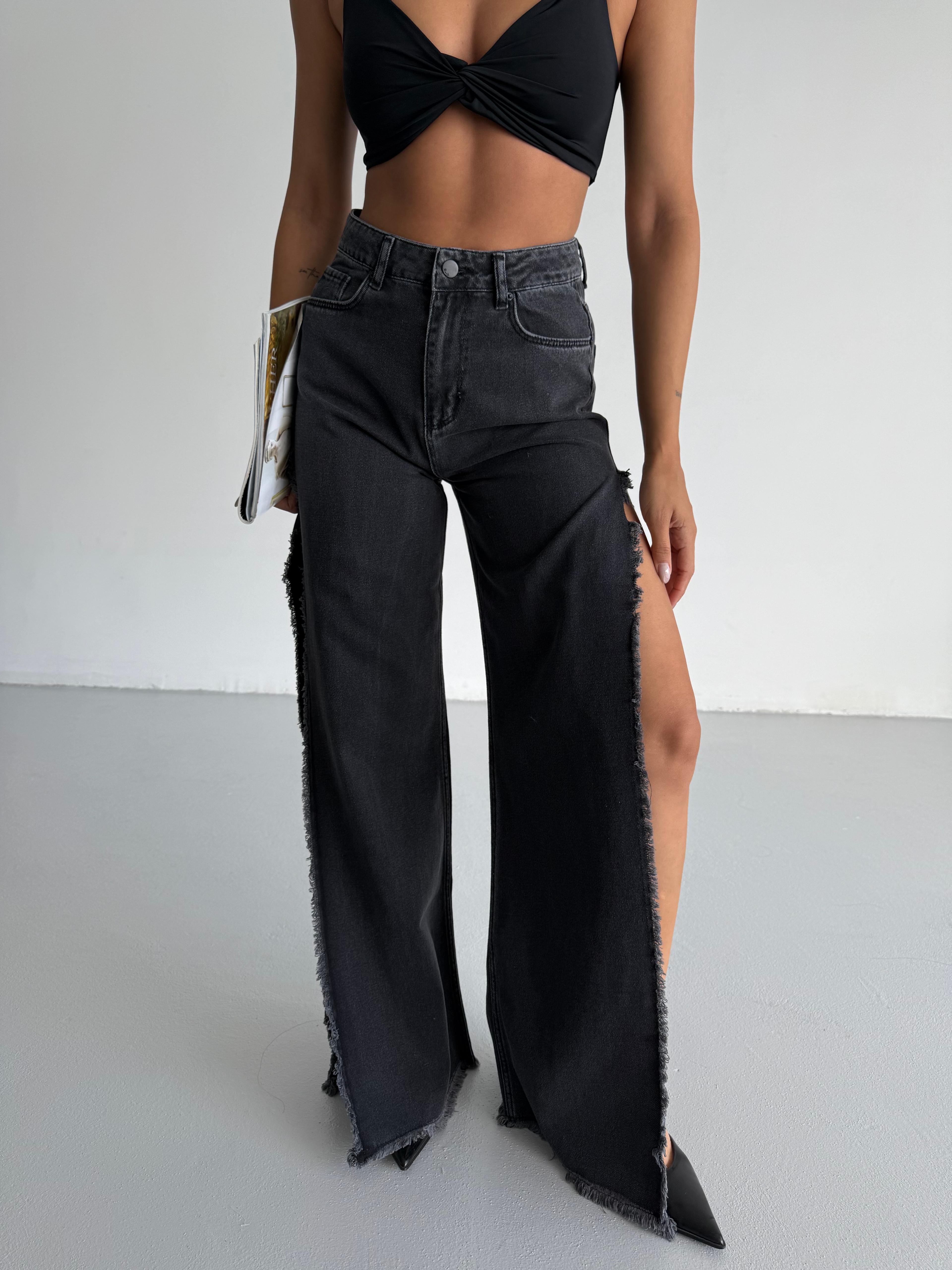 Yan Yırtmaçlı Jean
