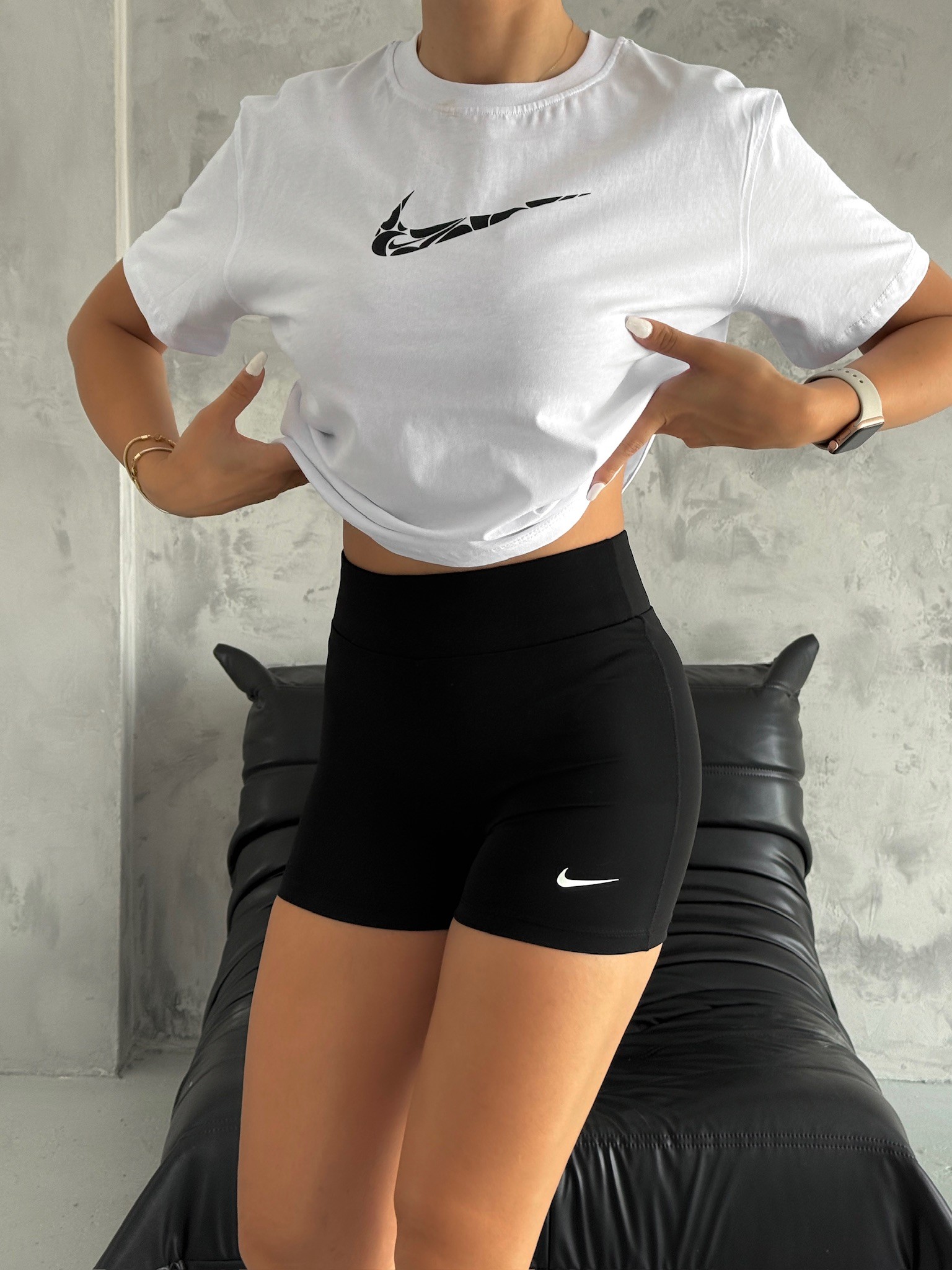 Logo Tshirt