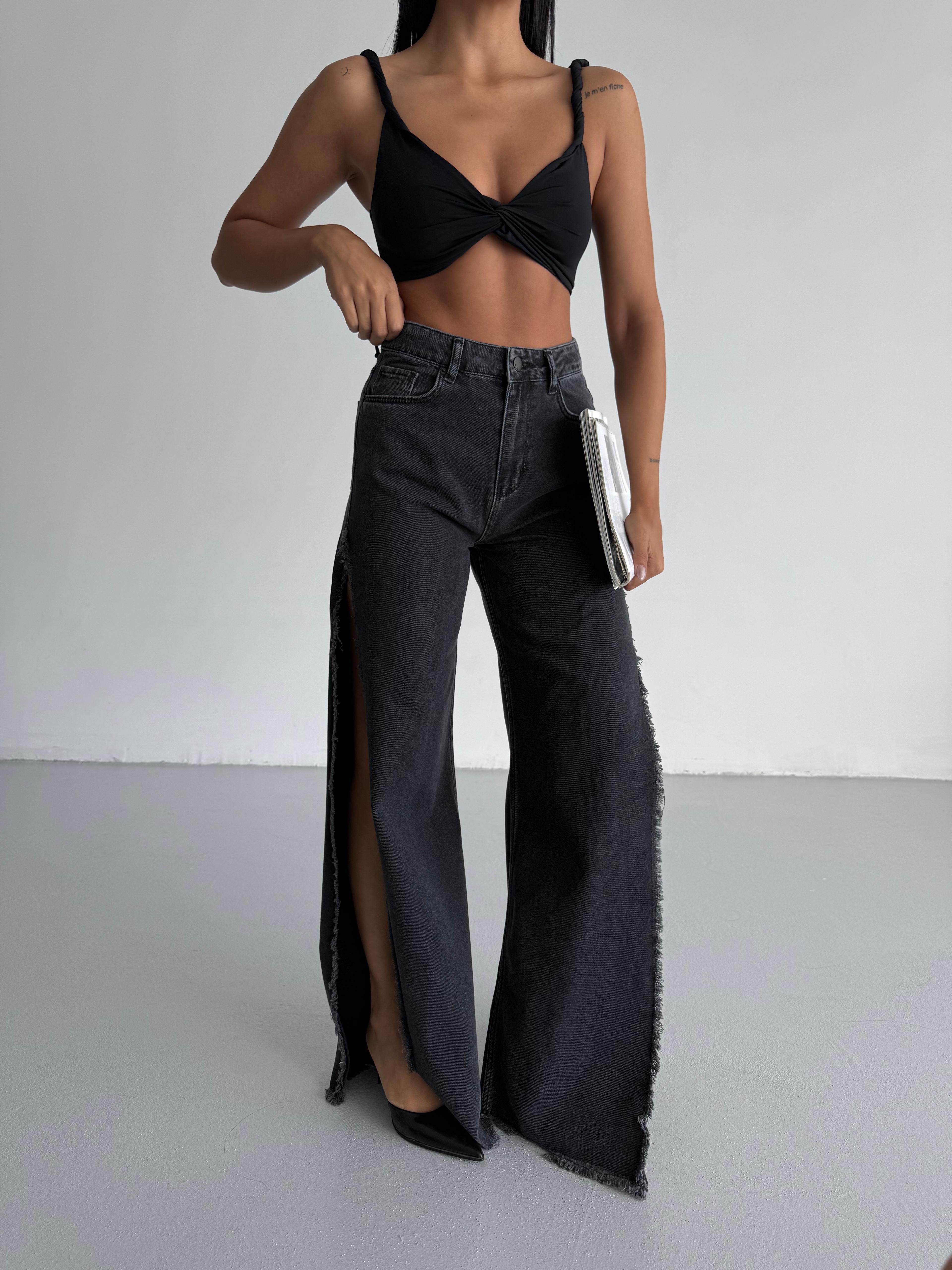 Yan Yırtmaçlı Jean