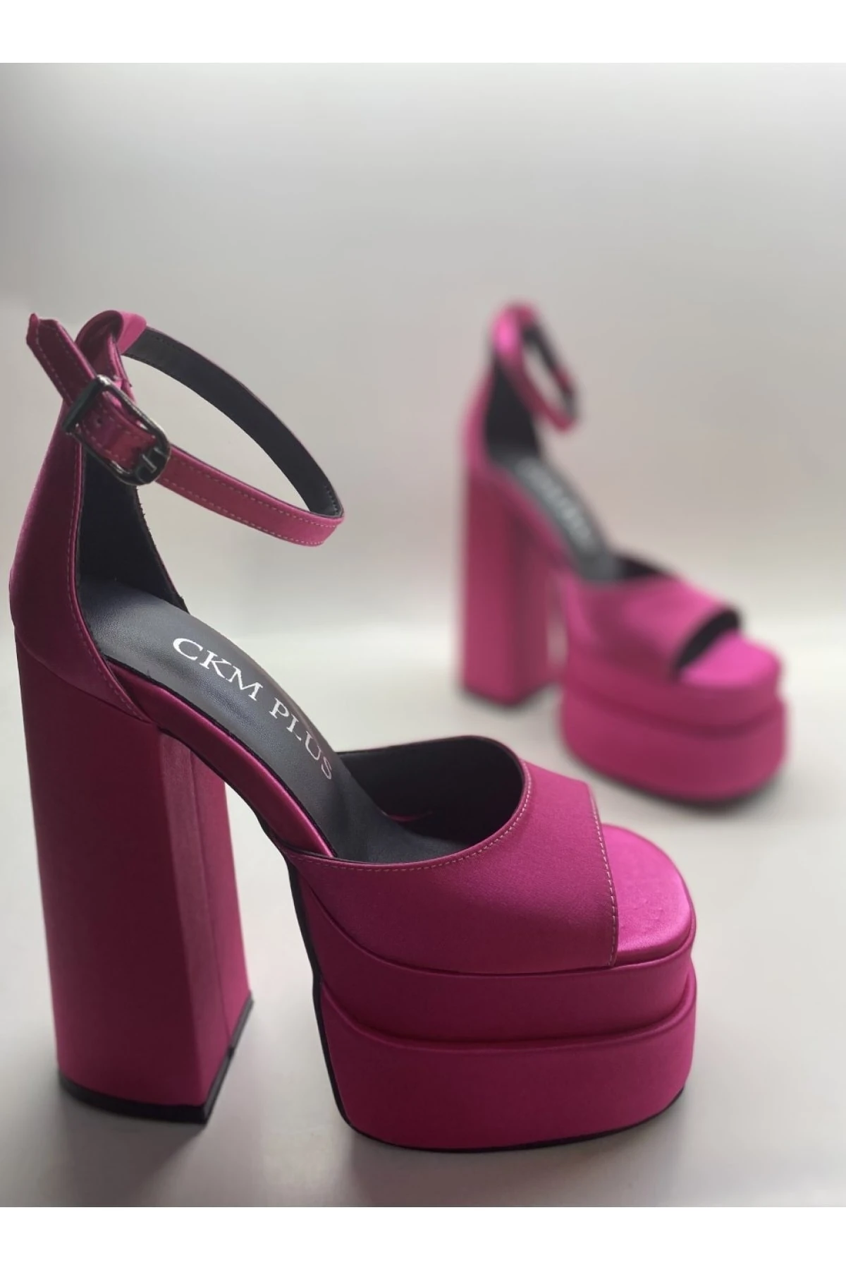 Solistra Bilekten Bağlamalı Çift Platformlu Topuklu Sandalet - Fuşya