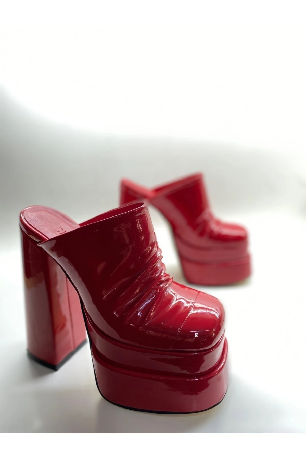 Lunaris Pliseli Çift Platform Topuklu Sandalet