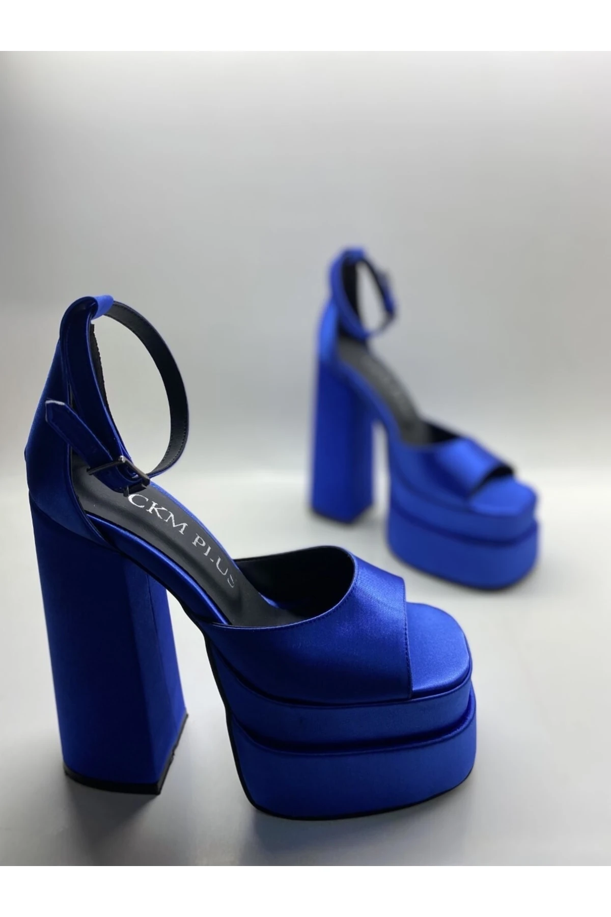 Solistra Bilekten Bağlamalı Çift Platform Topuklu Sandalet