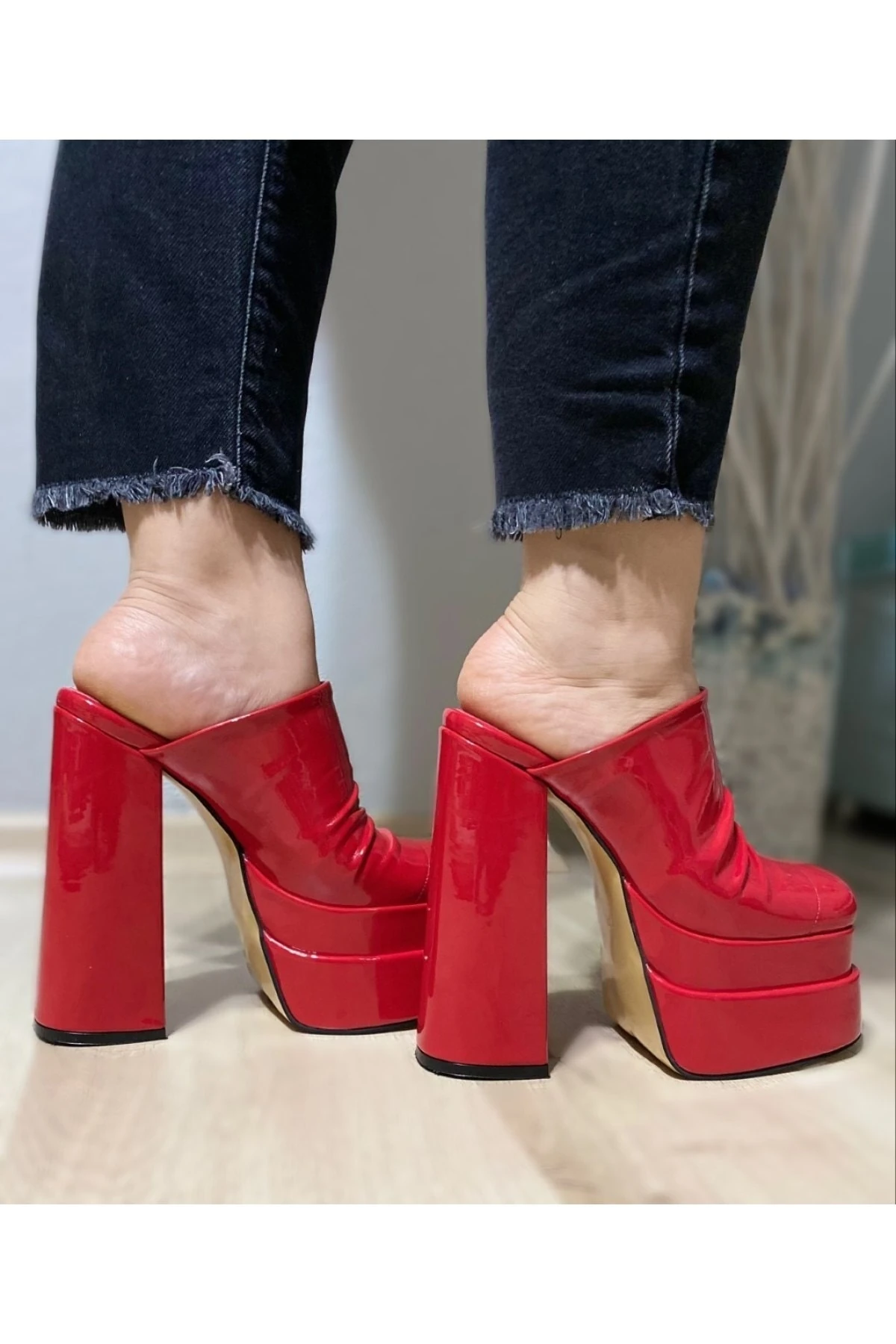 Lunaris Pliseli Çift Platform Topuklu Sandalet