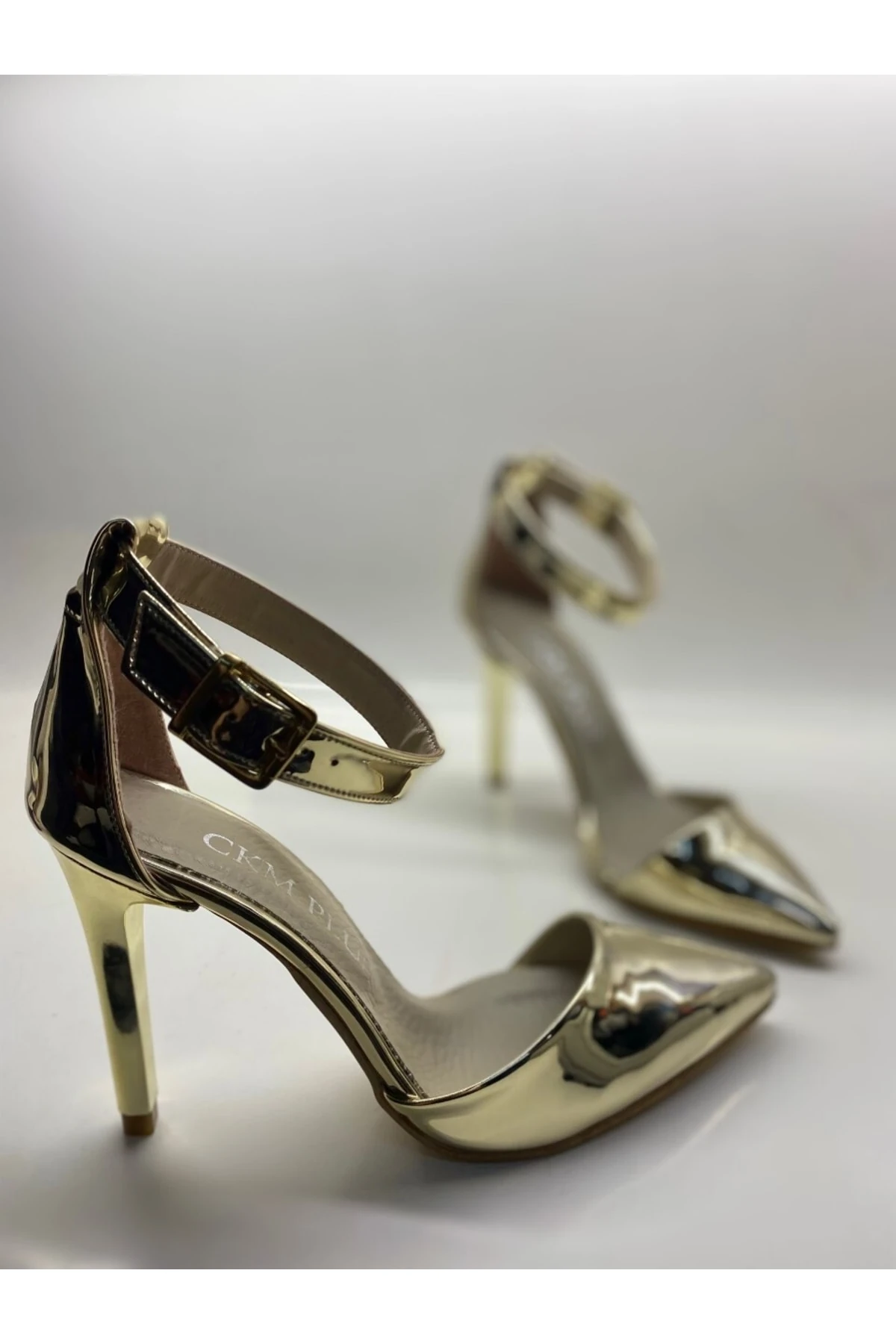 Altın Ayna Gold Mabeyn Kapalı Burun Topuklu Ayakkabı