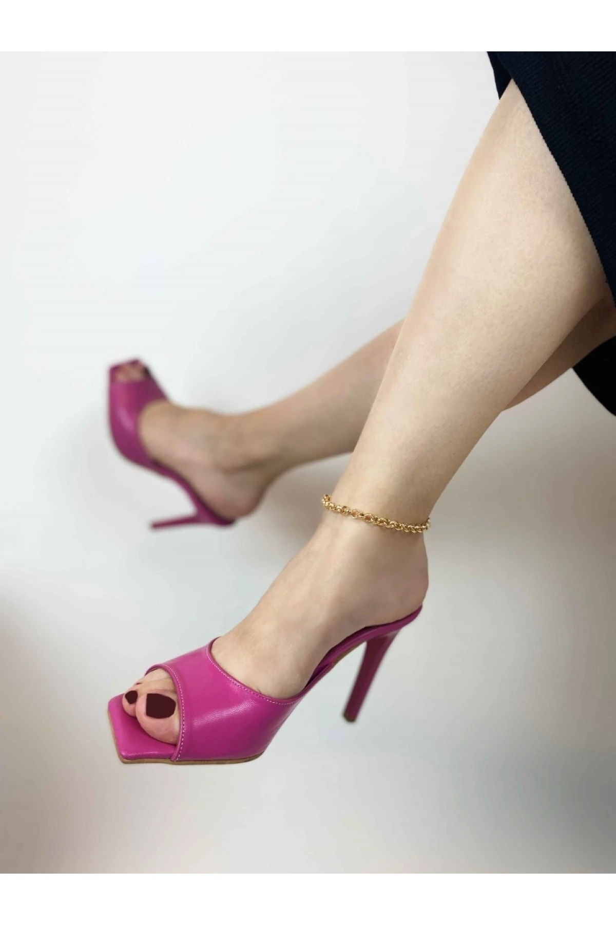 Cosmeria Hakiki Deri Kare Burun Topuklu Terlik - Fuşya
