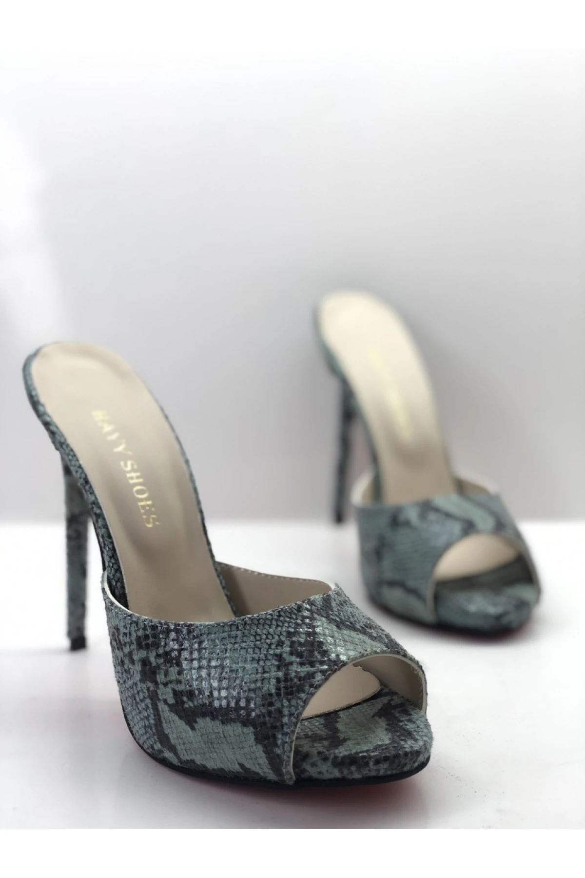 Hakiki Deri Astarlı Bebe Mavi Yılan Topuklu Terlik