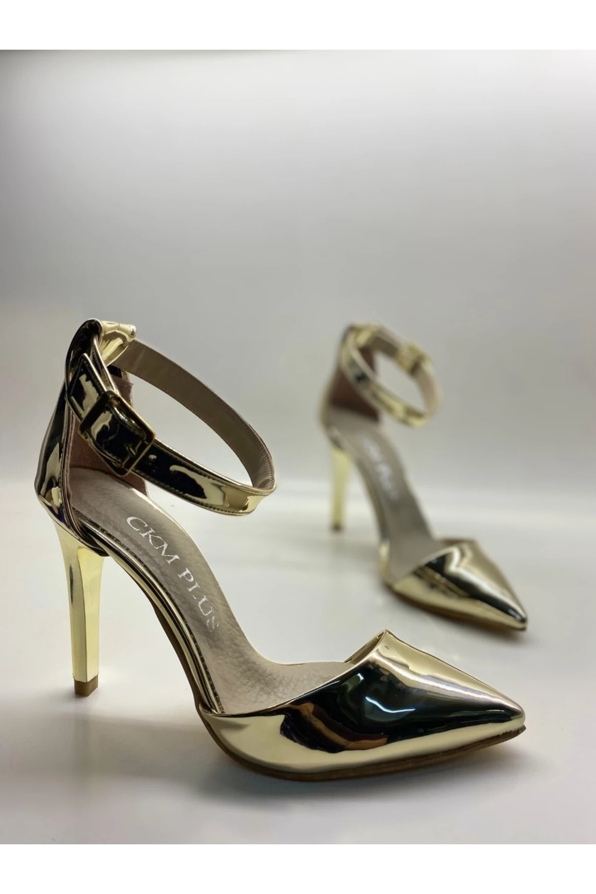 Altın Ayna Gold Mabeyn Kapalı Burun Topuklu Ayakkabı
