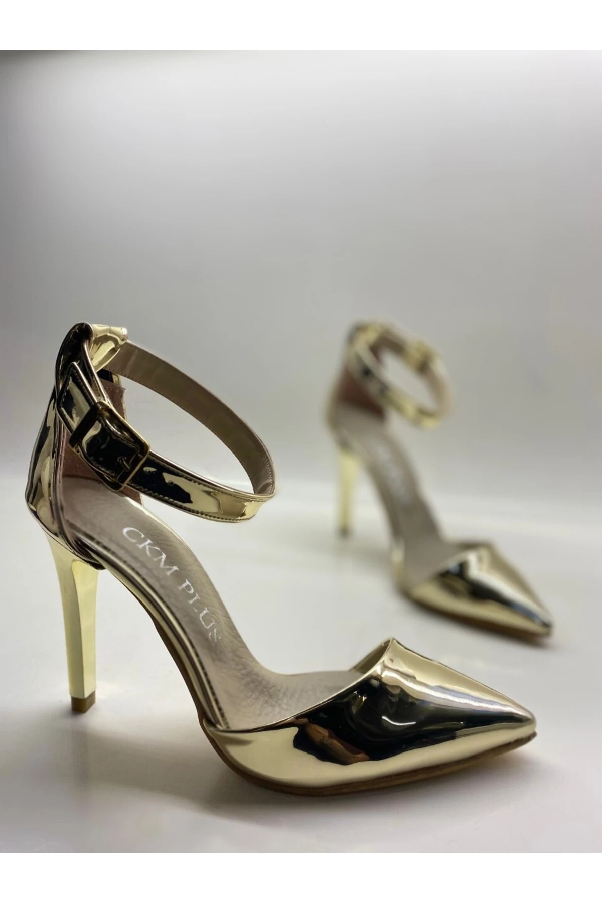 Altın Ayna Gold Mabeyn Kapalı Burun Topuklu Ayakkabı