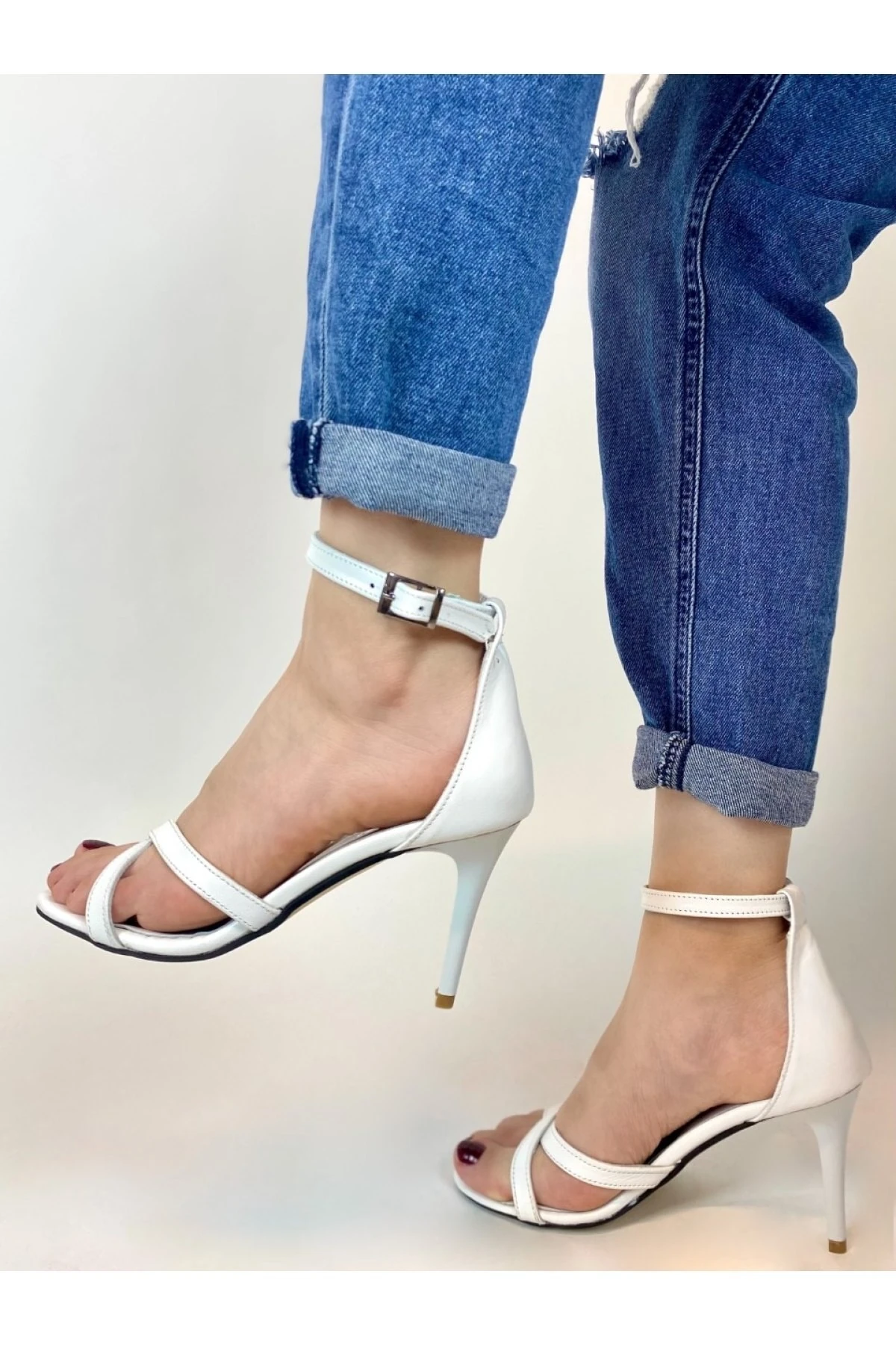 Beyaz Hakiki Deri Çift Bantlı Topuklu Sandalet Ayakkabı
