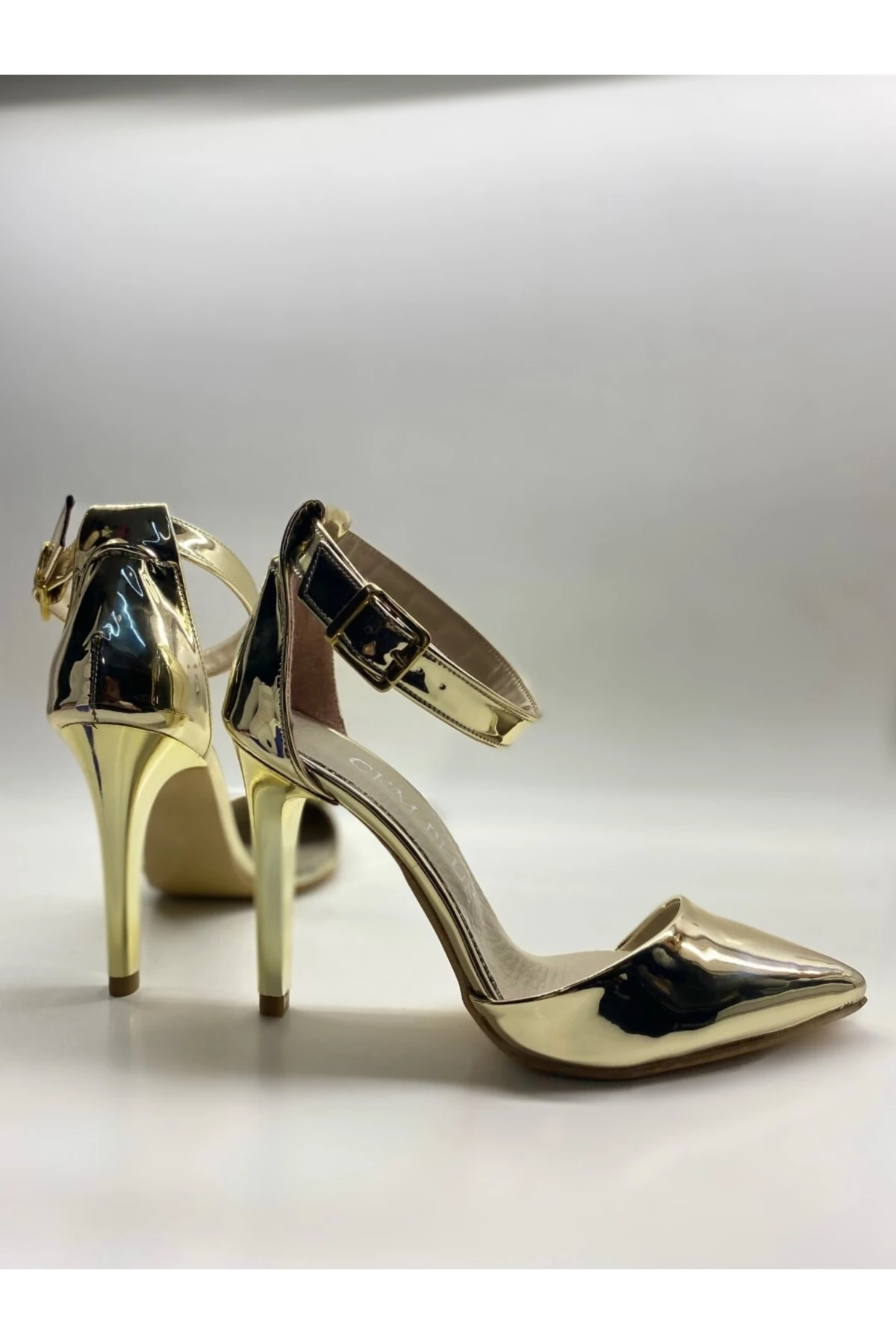Altın Ayna Gold Mabeyn Kapalı Burun Topuklu Ayakkabı
