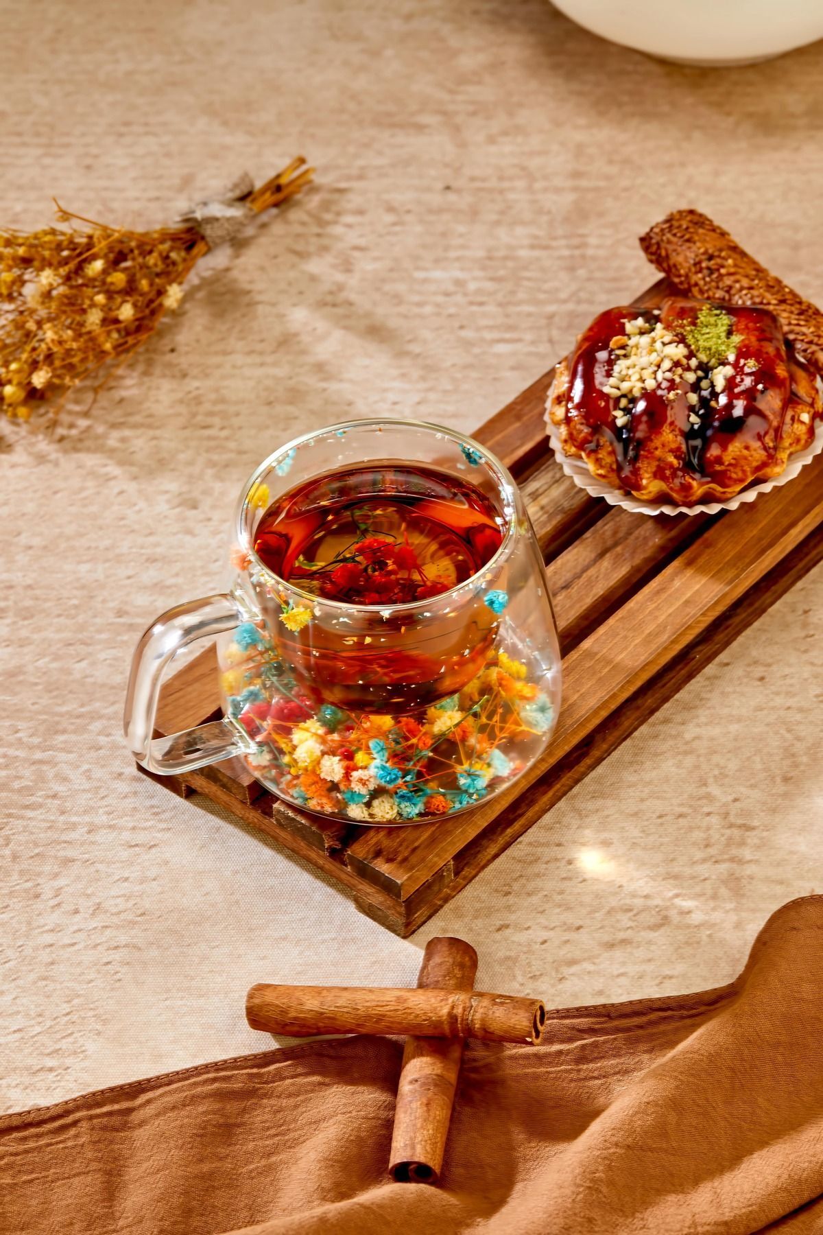 Çiçek Motifli Çift Camlı Isıya Dayanıklı Cam Bardak – Kulplu - TEKLİ