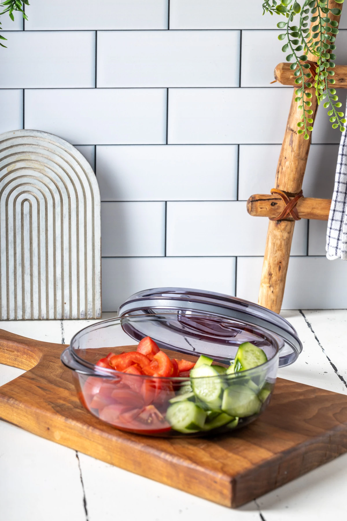 KAPAKLI YUVARLAK SAKLAMA KABI 1,75 LT