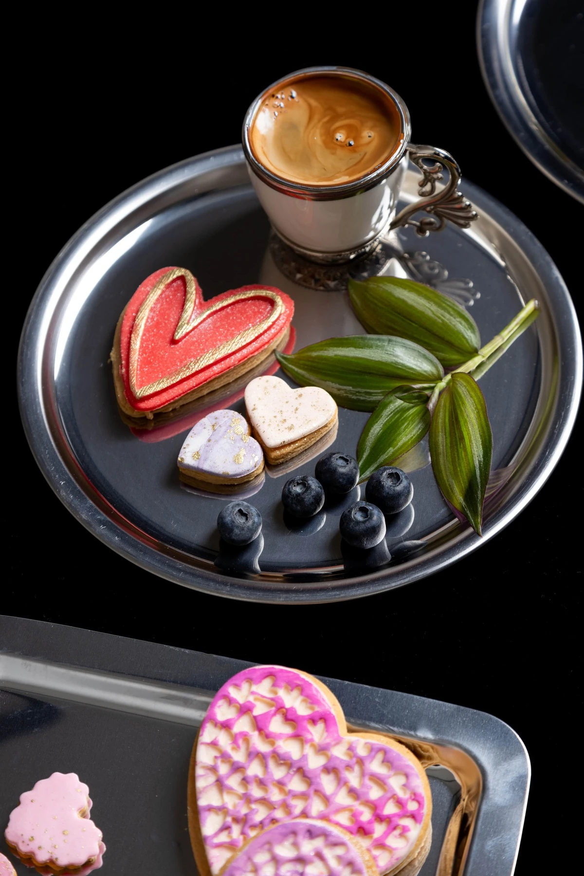 4'LÜ ÇELİK 23 CM YUVARLAK ÇAY,KAHVE,PASTA DEKORATİF SERVİS TEPSİSİ