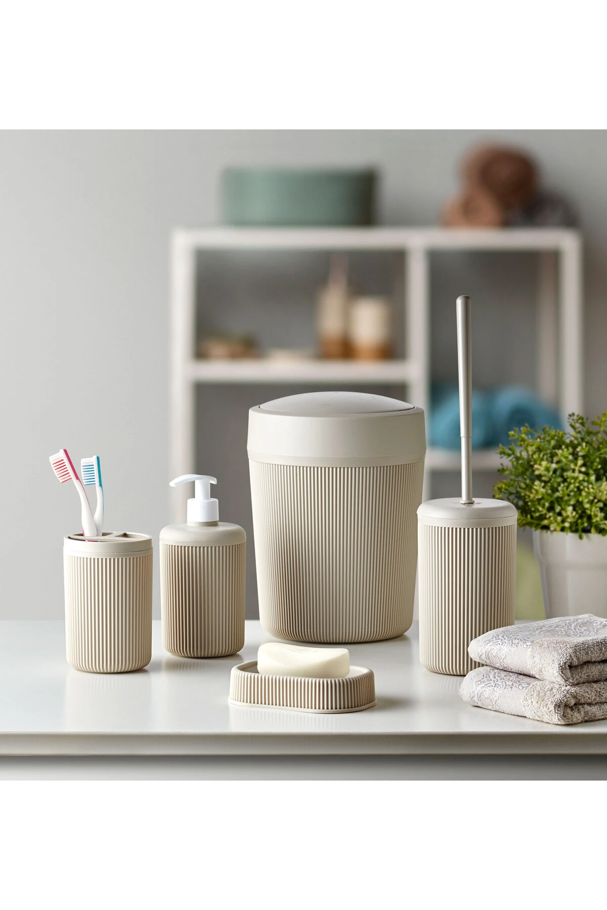 5 Parça Banyo Seti Krem