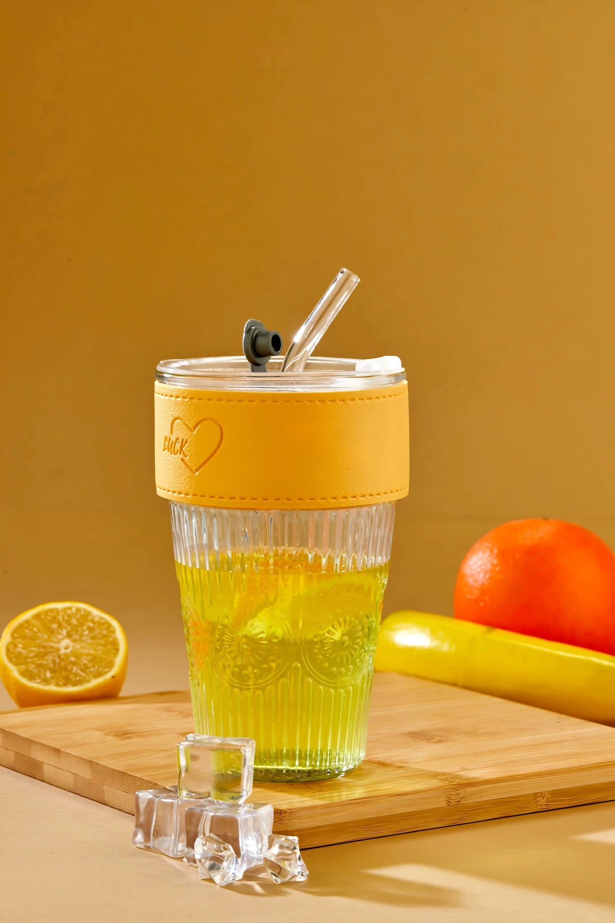 Premium Cam Bardak – Şerit Detaylı, Sızdırmaz Kapaklı / Cam Pipet Hediyeli / Sarı Şeritli