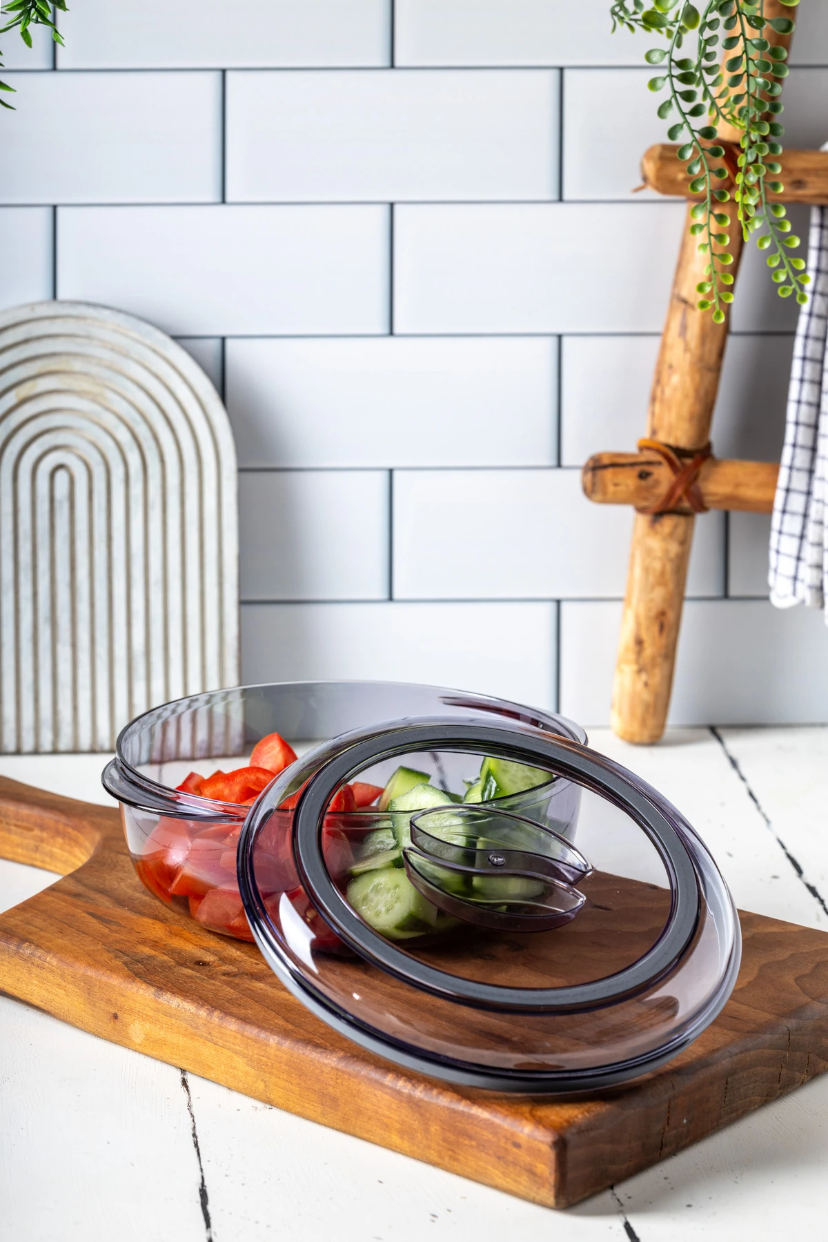 KAPAKLI YUVARLAK SAKLAMA KABI 1,75 LT