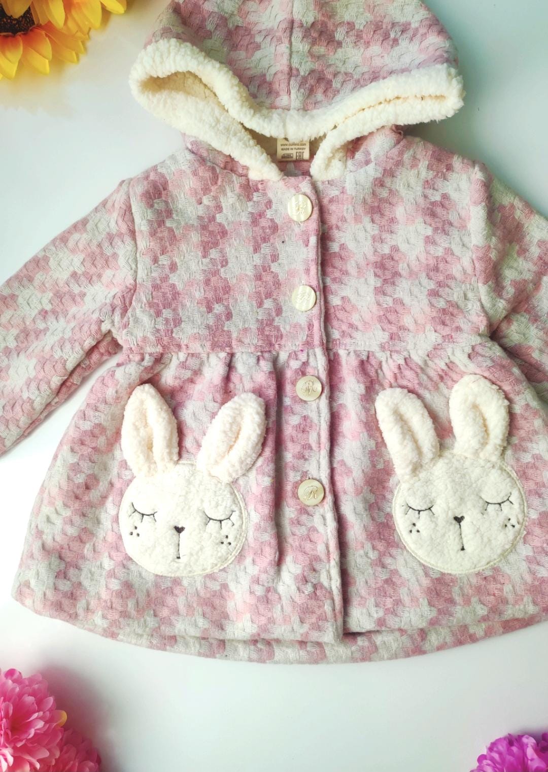 TAVŞAN FİGÜRLÜ KAPÜŞONLU KIZ BEBEK MONT