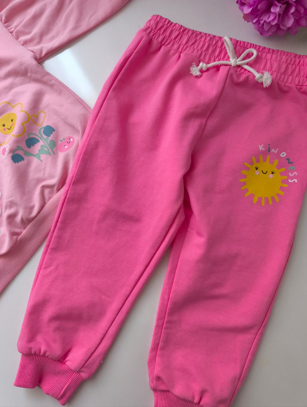 ÇİÇEKLİ PAMUKLU KUMAŞ KIZ BEBEK PİJAMA TAKIMI