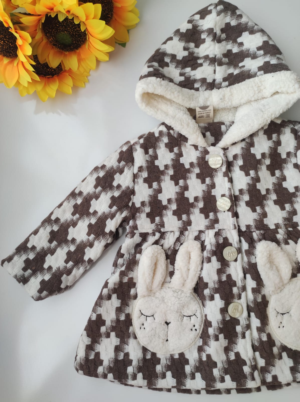 TAVŞAN FİGÜRLÜ KAPÜŞONLU KIZ BEBEK MONT - Kahverengi