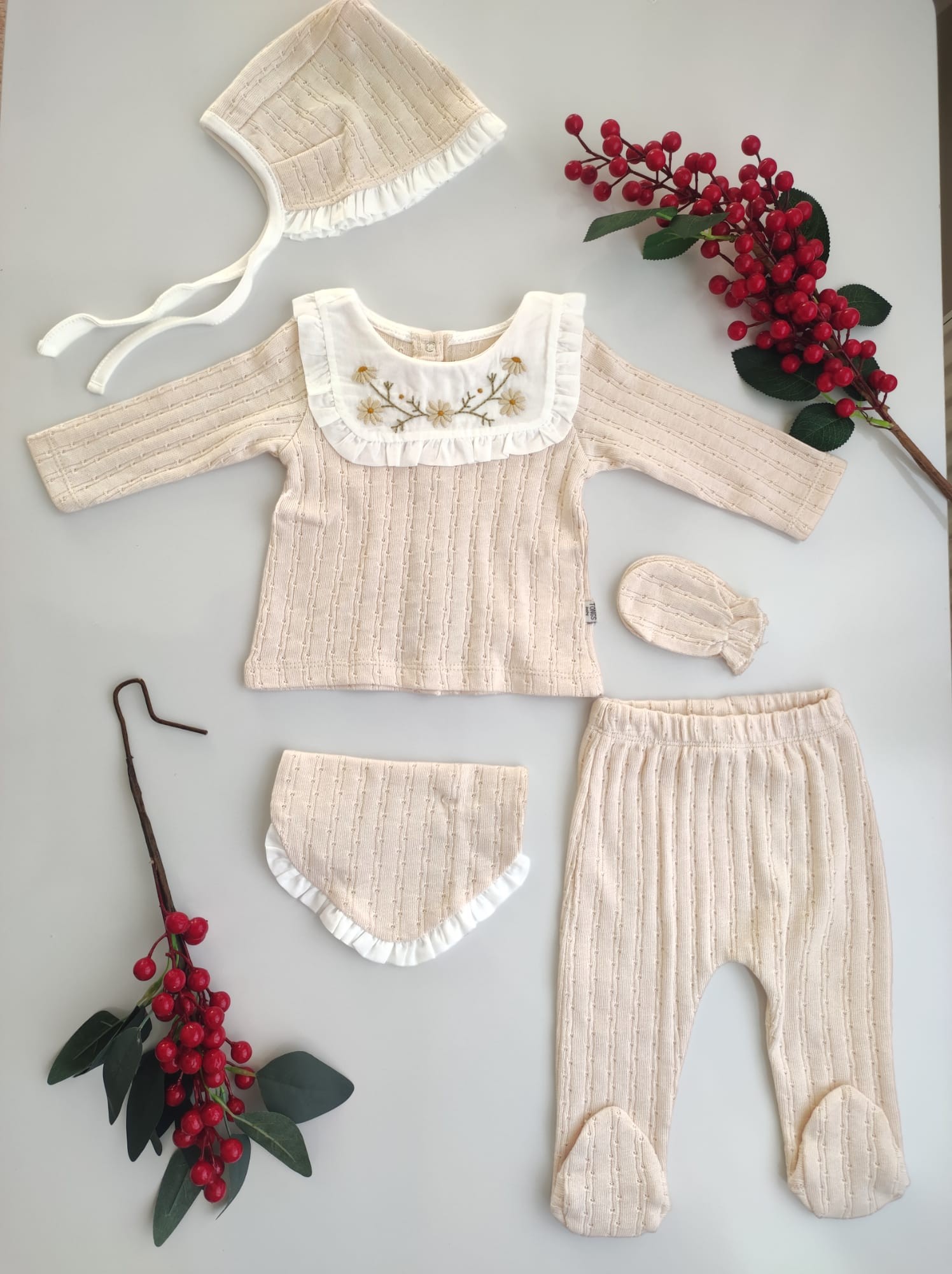 Çiçek Nakışlı Bebe Yaka 5 Parça Vintage Zıbın Set - bej