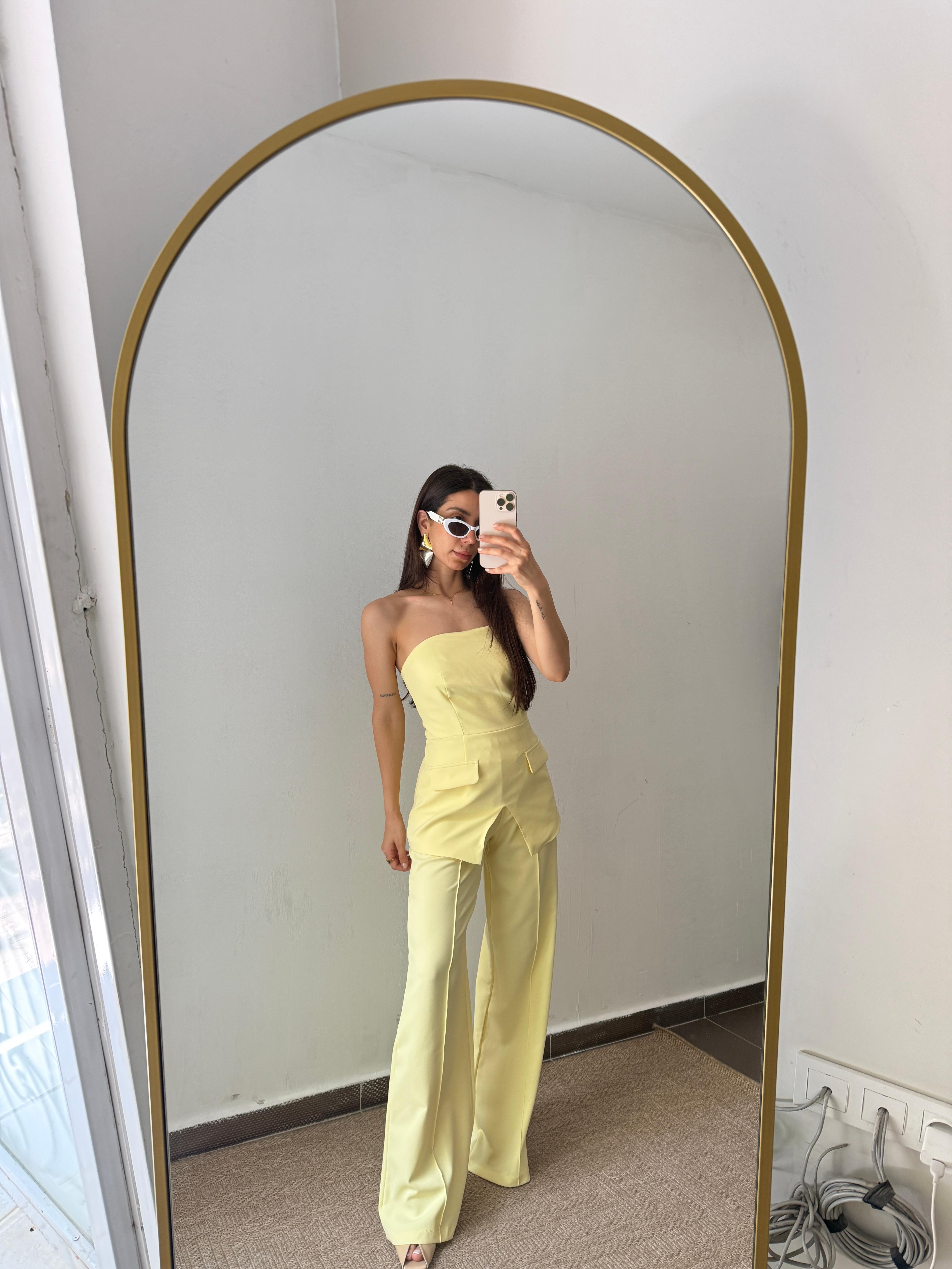 SARI STRAPLEZ TAKIM