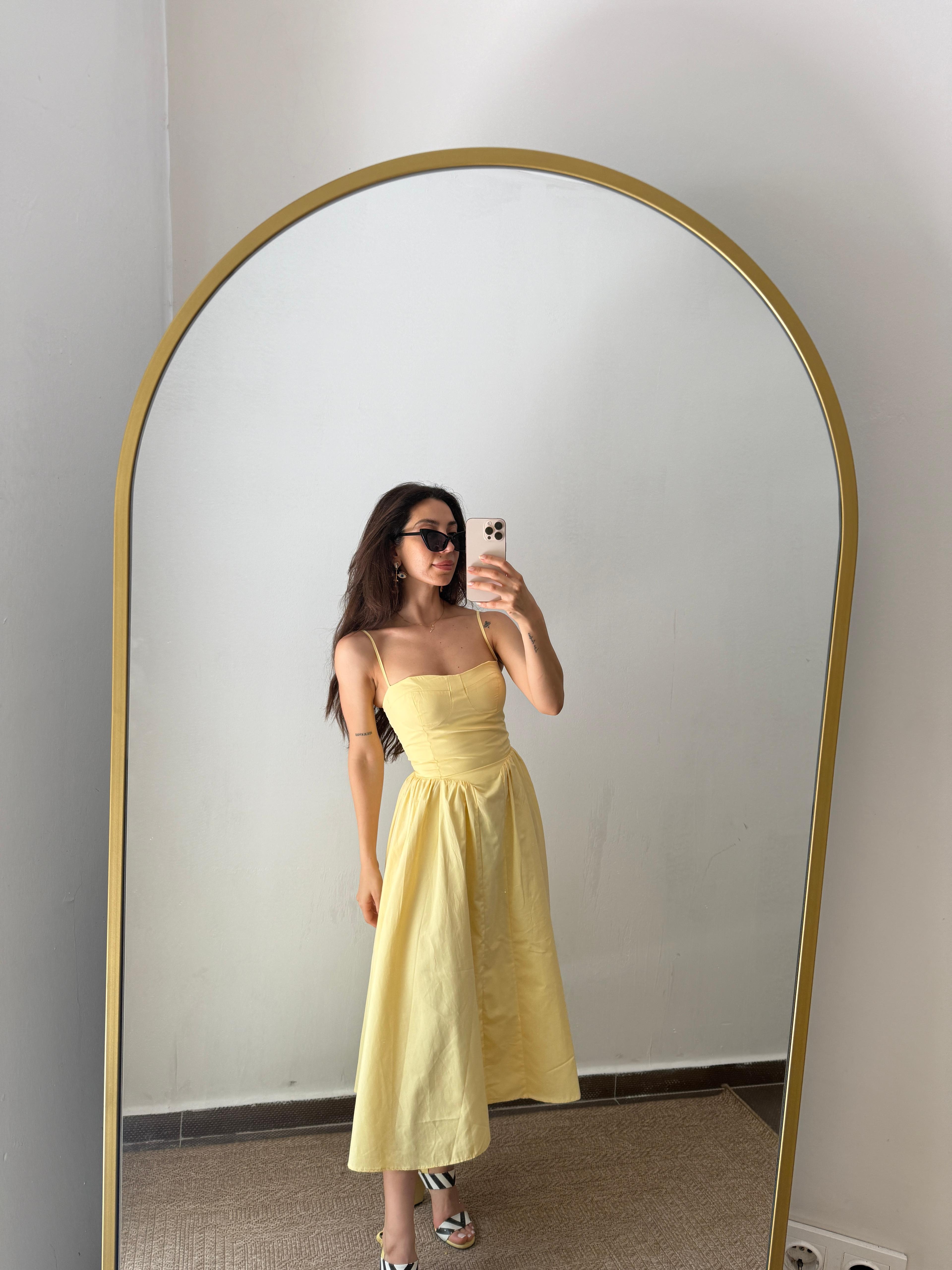 SARI BELDEN OTURMALI POPLİN ELBİSE