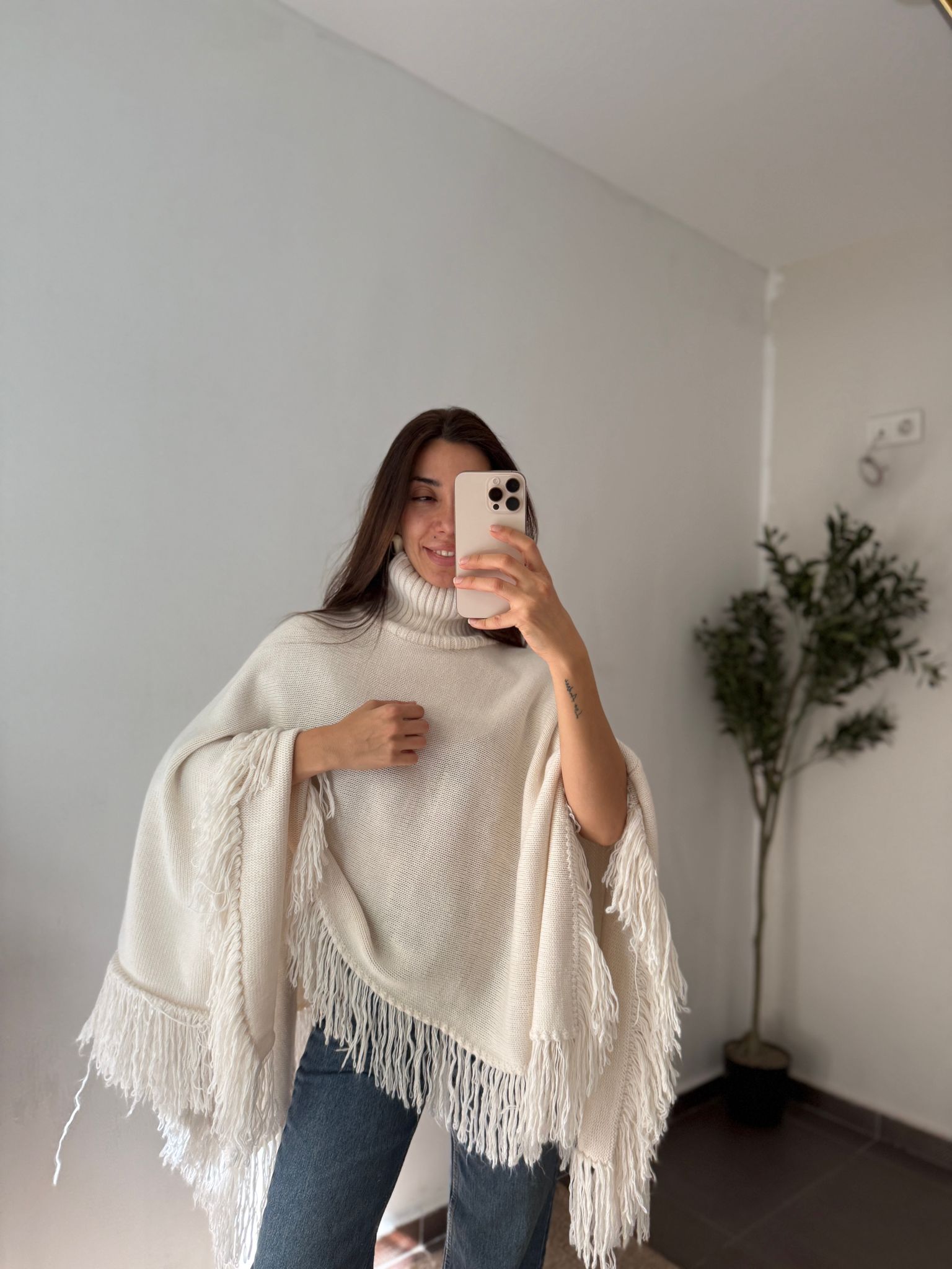 BOĞAZLI PÜSKÜLLÜ PANÇO - Taş