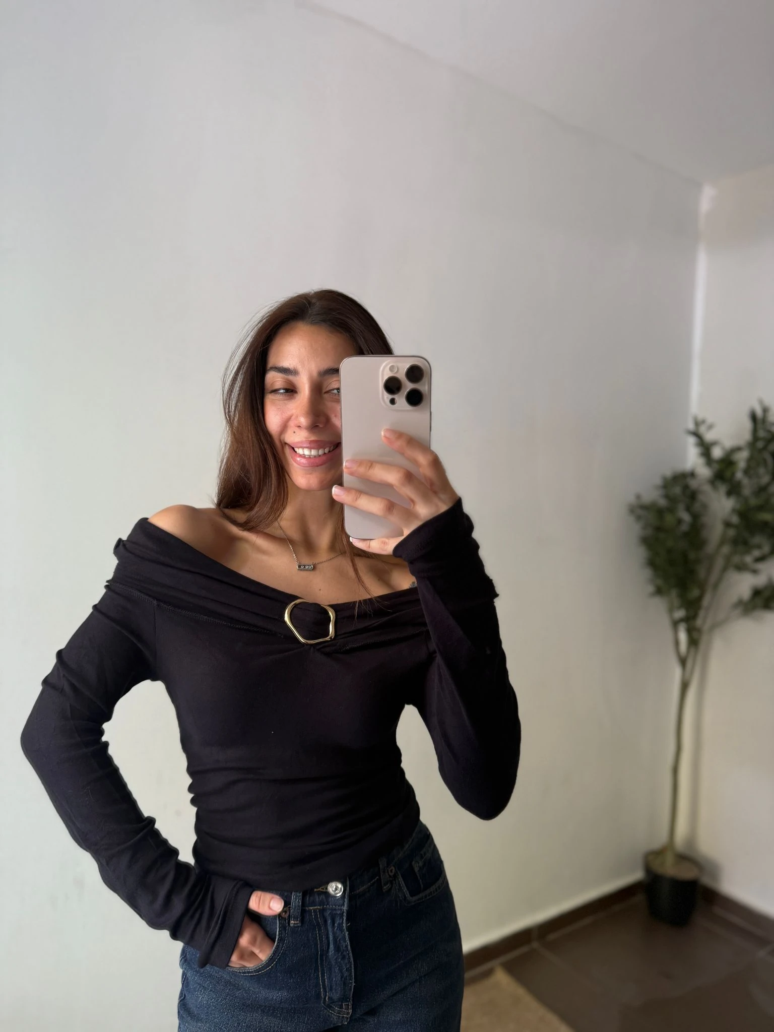 GOLD DETAY MADONNA YAKA  - Siyah