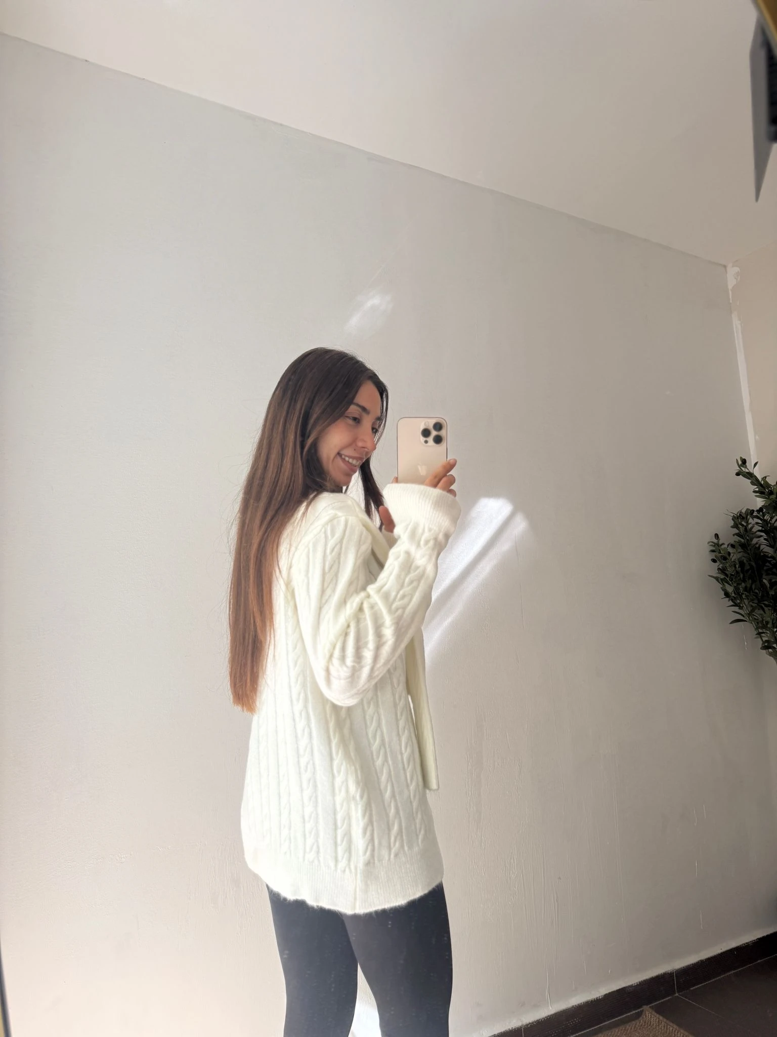 ŞAL DETAYLI TRİKO HIRKA - Beyaz