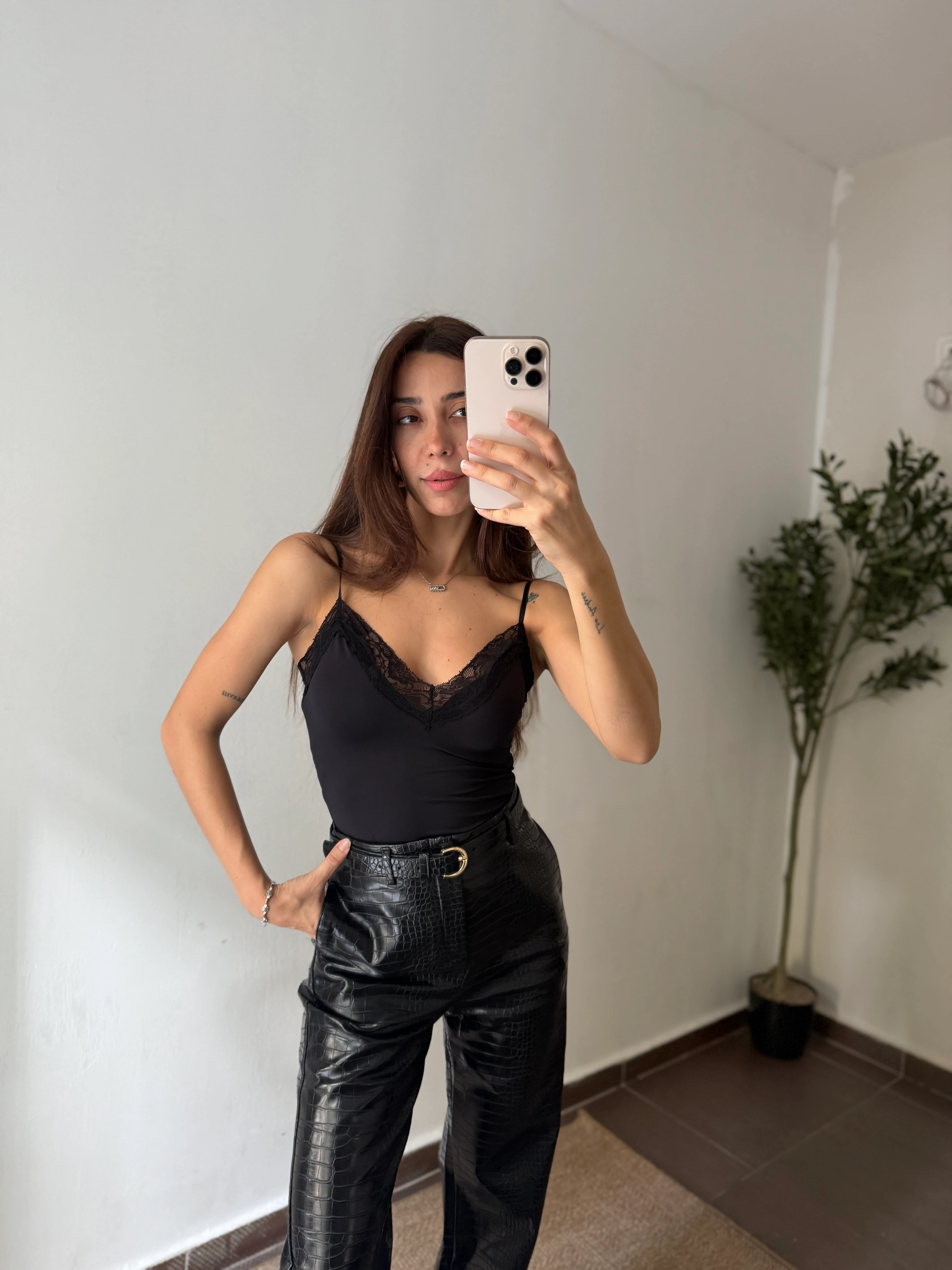 DANTEL DETAYLI BODYSUİT