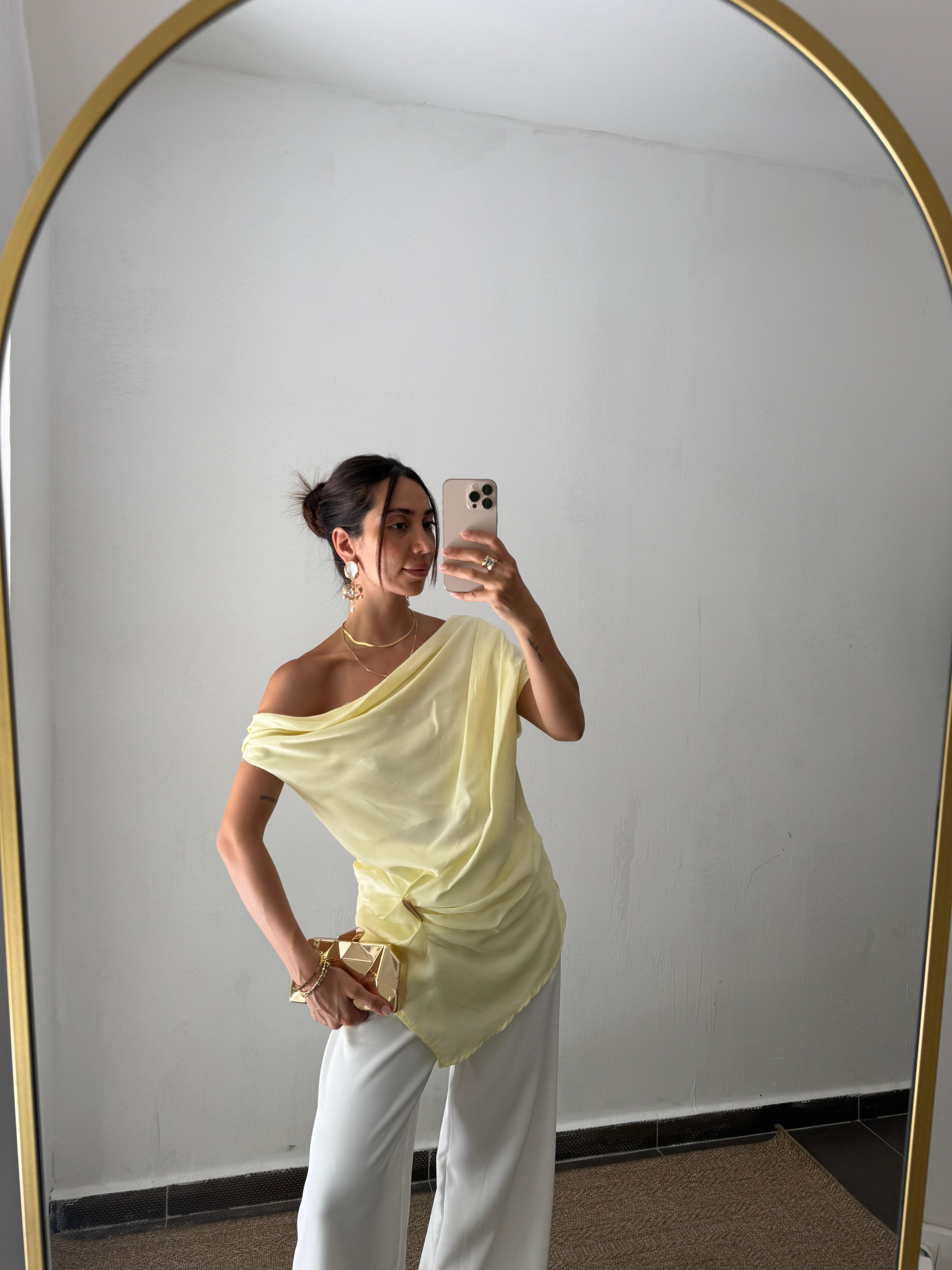 GOLD OMUZ DETAYLI BLUZZ