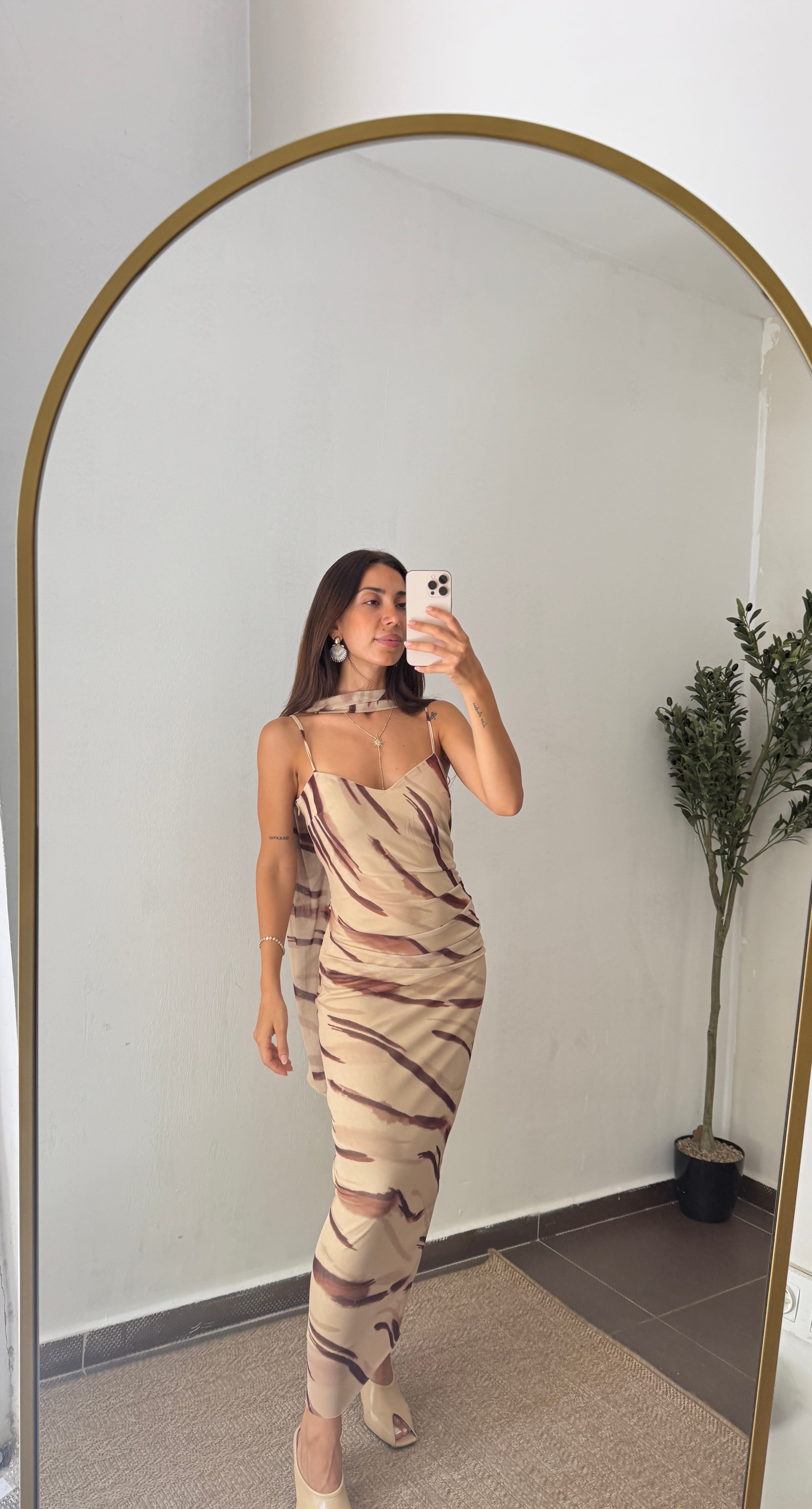 FULAR DETAYLI MİDİ TÜL CAPE ELBİSE