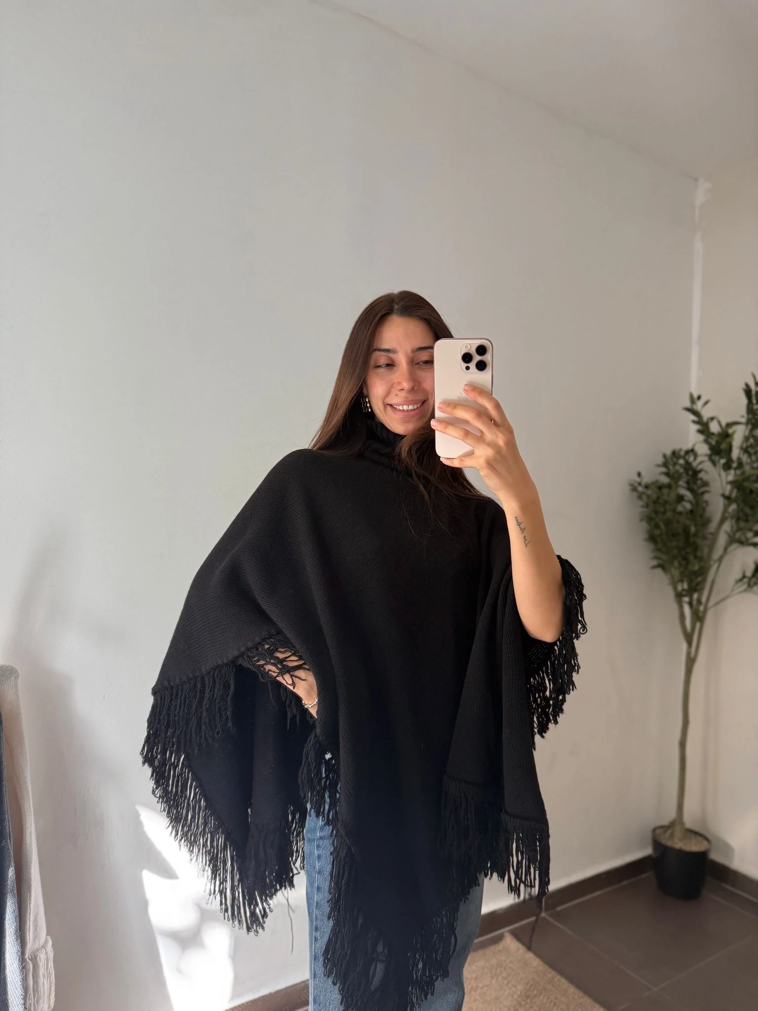 BOĞAZLI PÜSKÜLLÜ PANÇO - Siyah