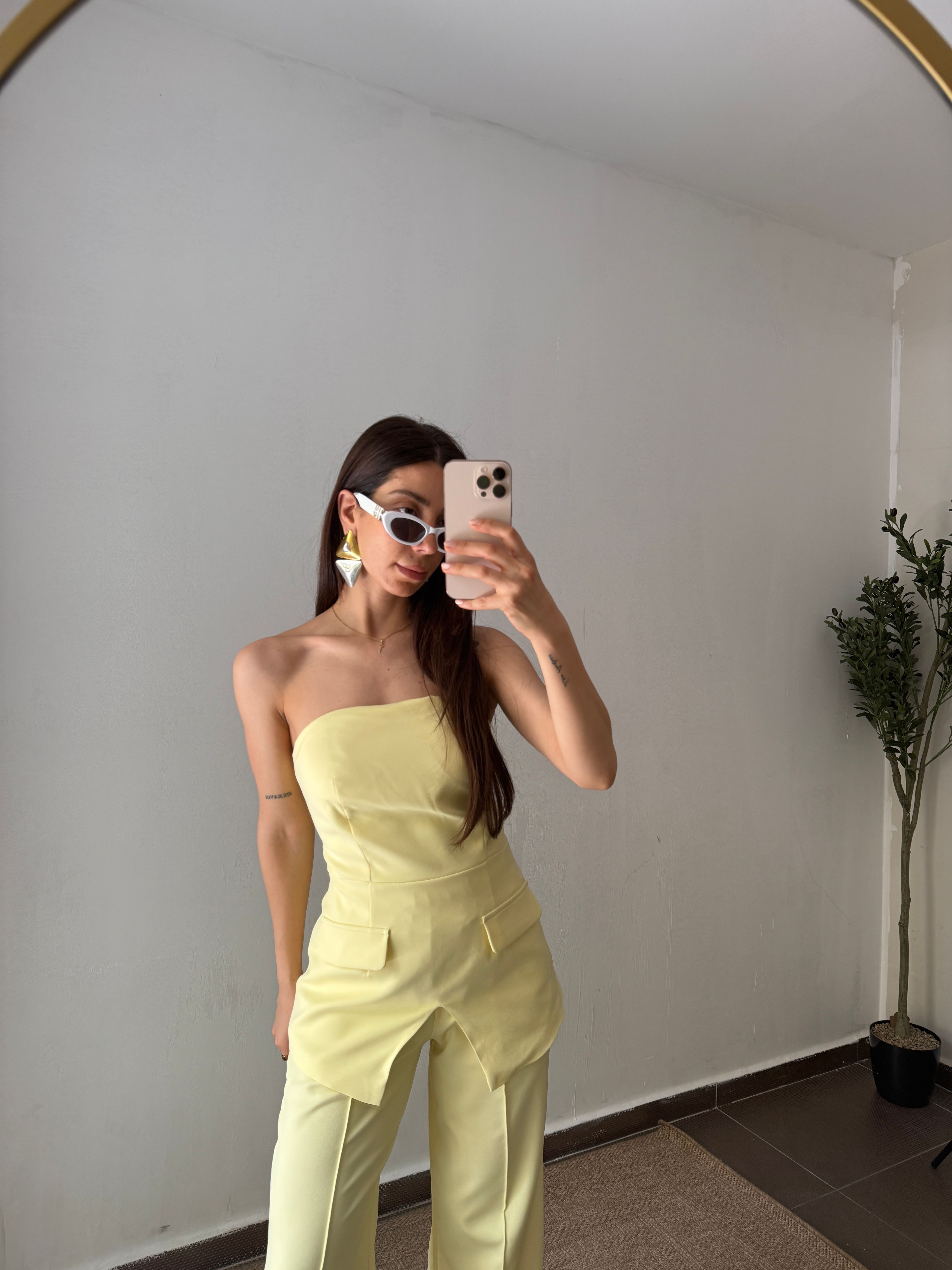 SARI STRAPLEZ TAKIM