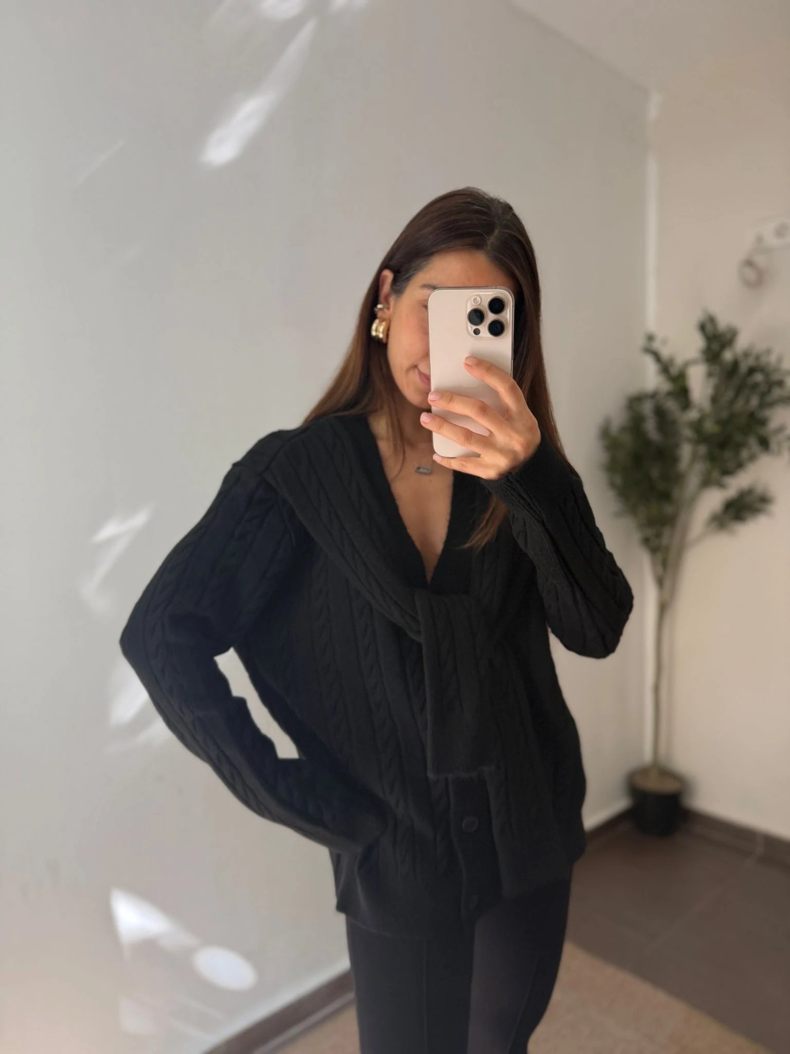 ŞAL DETAYLI TRİKO HIRKA - Siyah