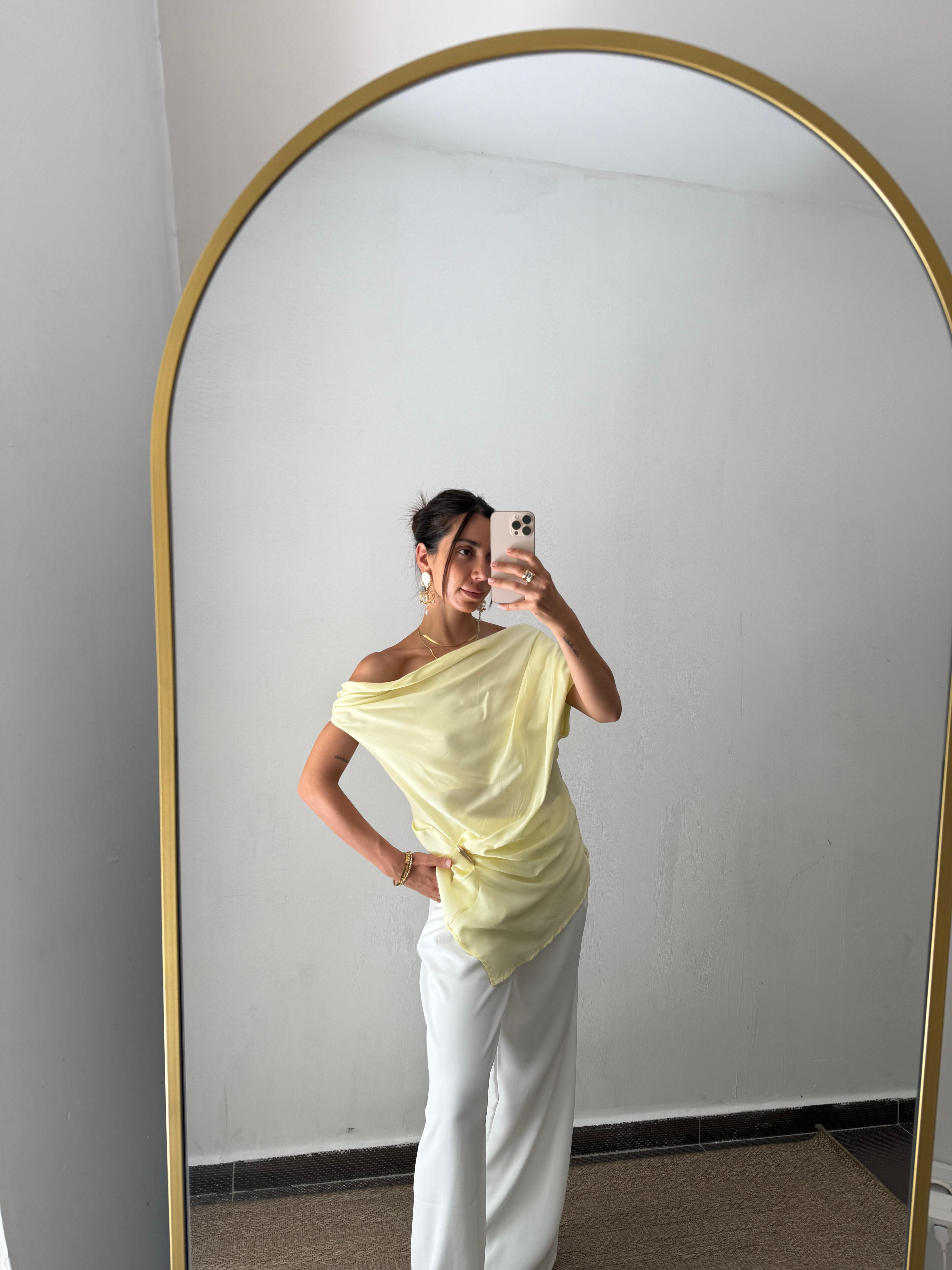 GOLD OMUZ DETAYLI BLUZZ