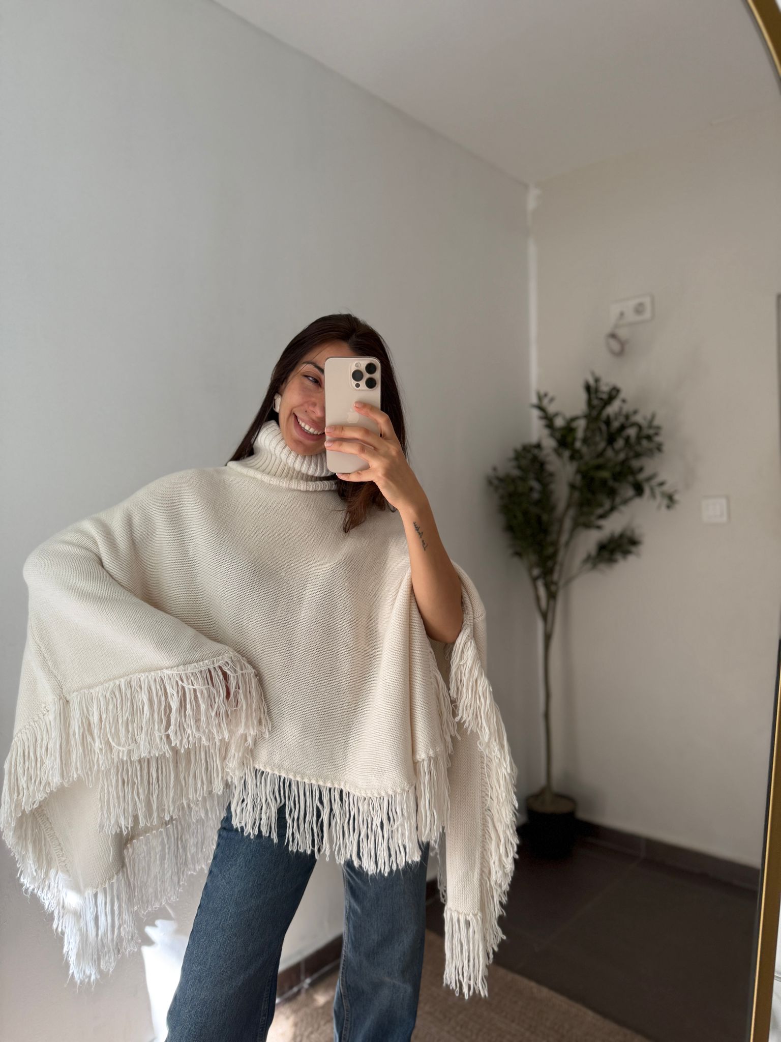 BOĞAZLI PÜSKÜLLÜ PANÇO - Taş