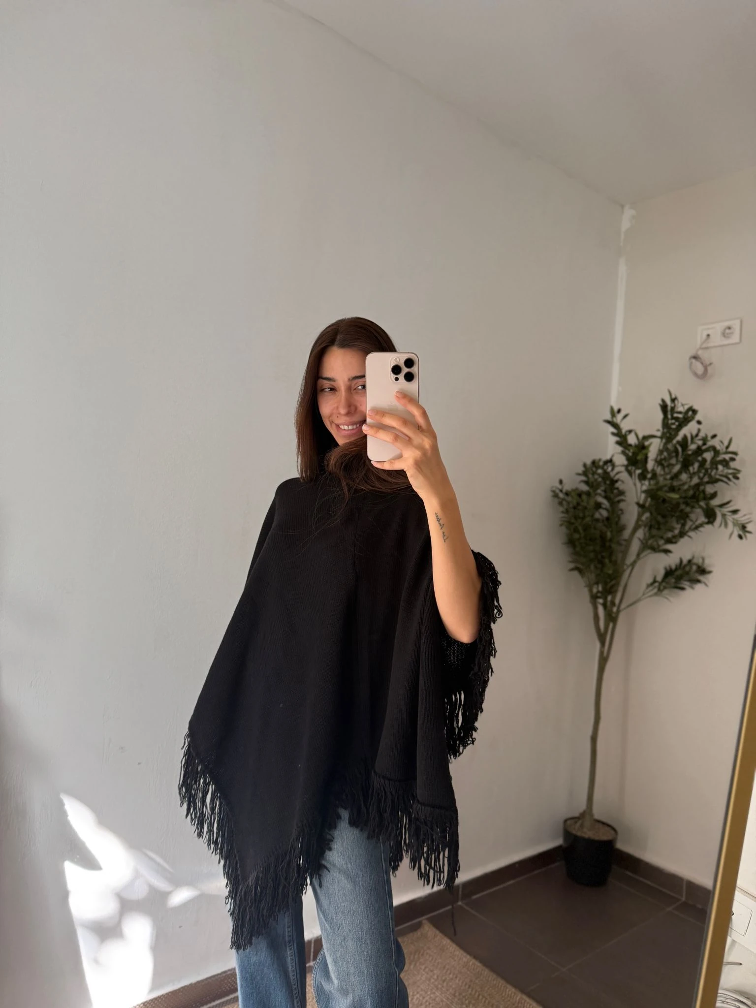 BOĞAZLI PÜSKÜLLÜ PANÇO - Siyah