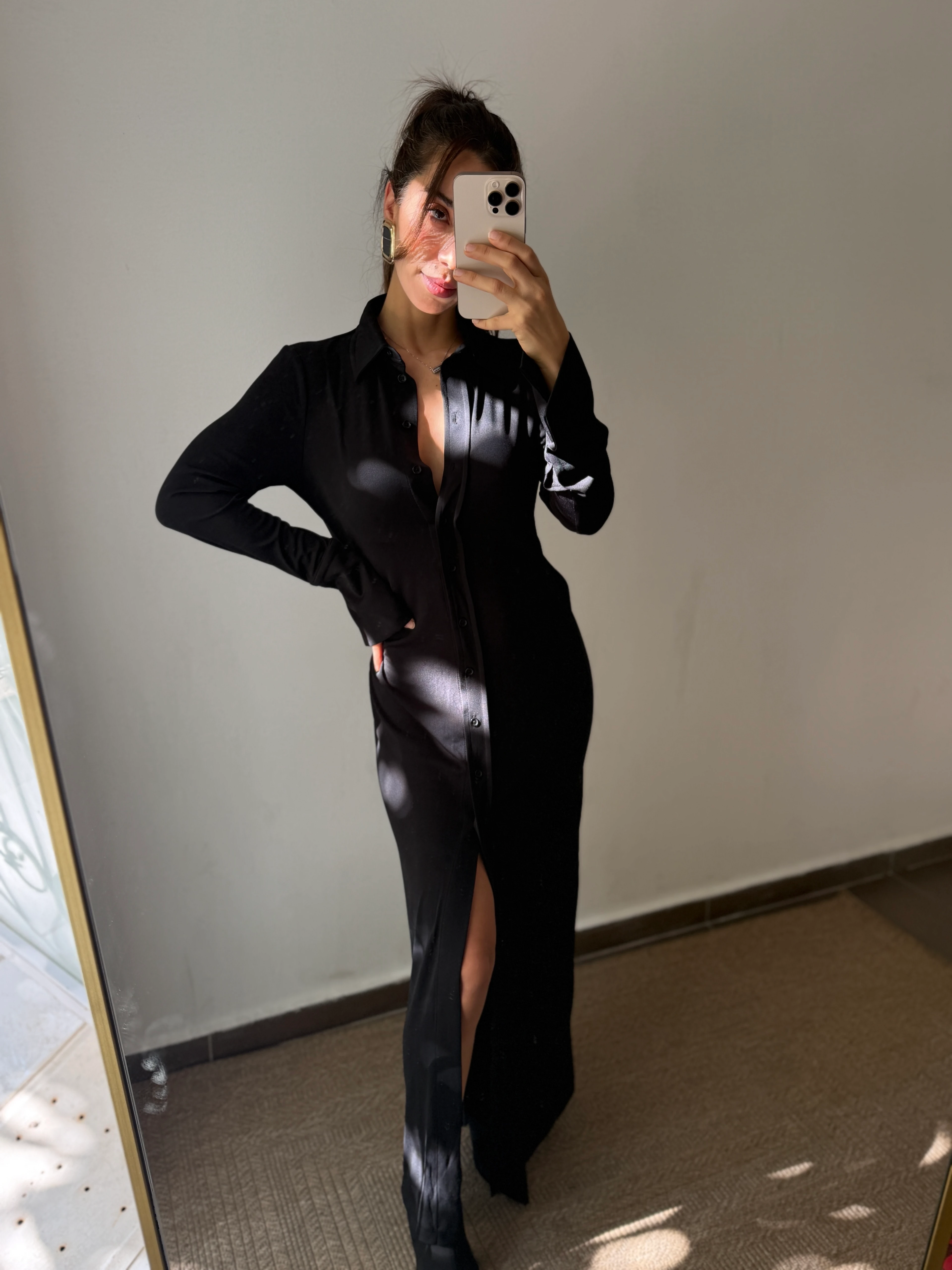 SIRT DEKOLTELİ ELBİSE