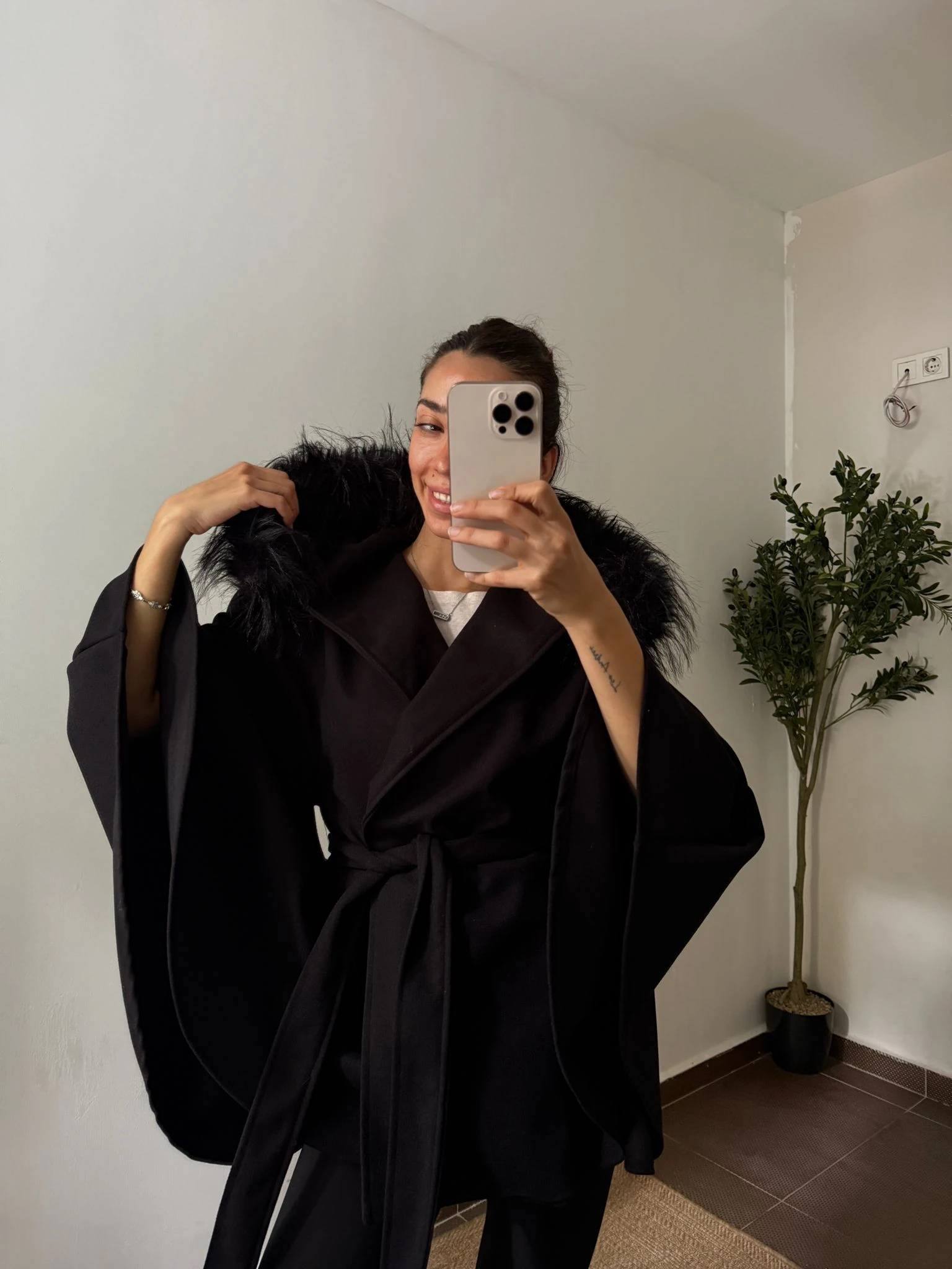 KÜRK DETAYLI PREMİUM KAŞE PANÇO - Siyah