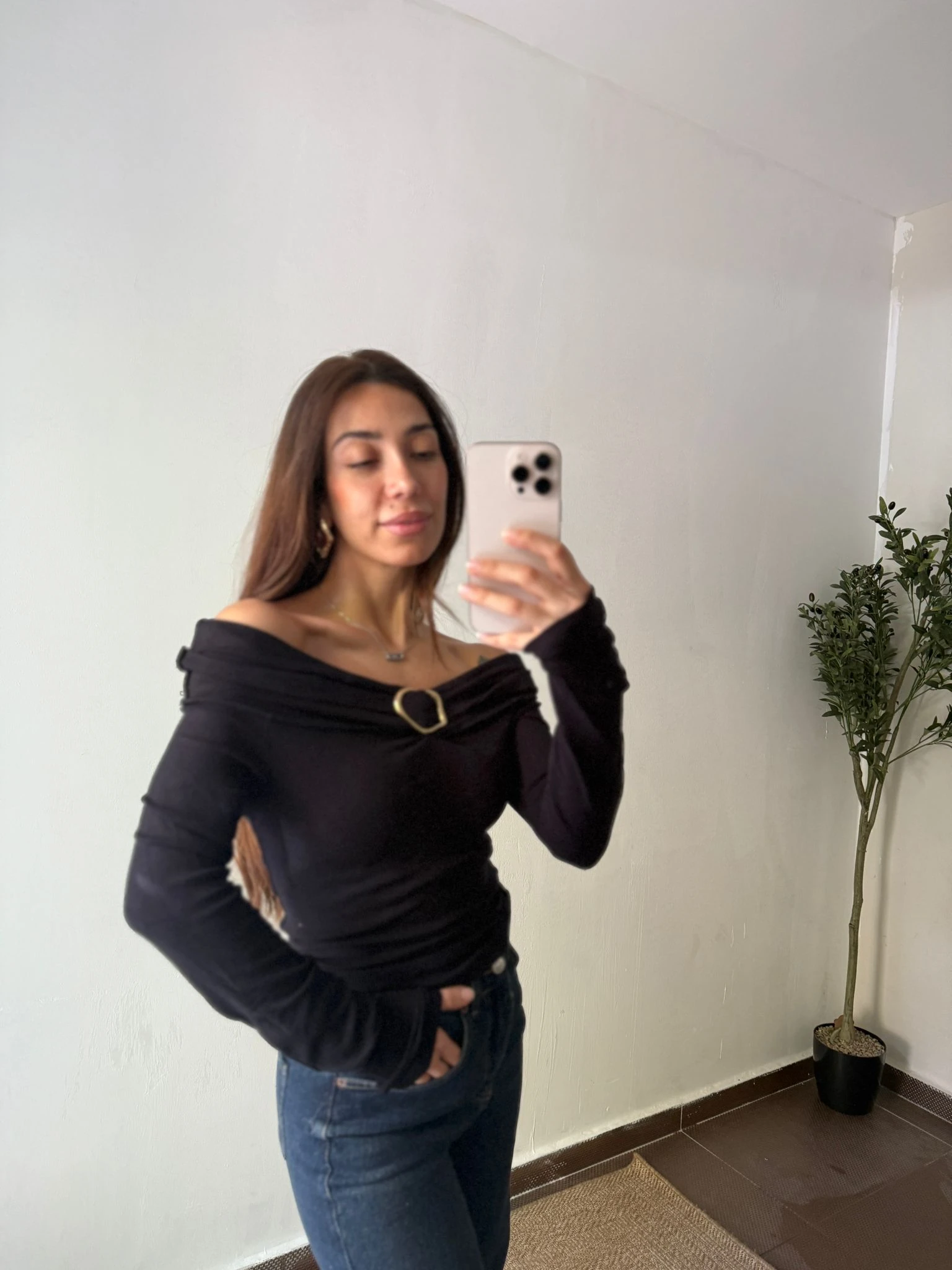 GOLD DETAY MADONNA YAKA  - Siyah