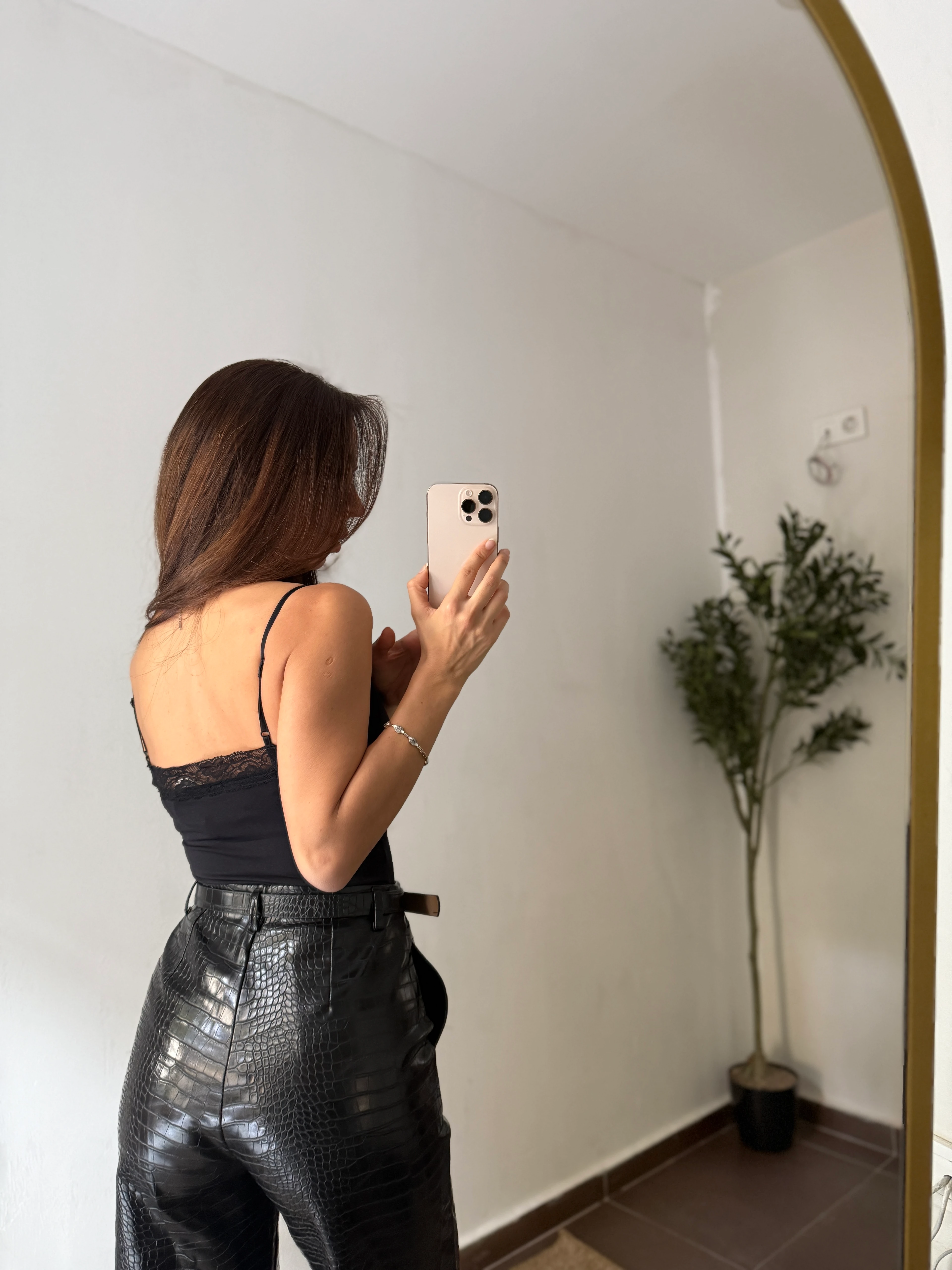 DANTEL DETAYLI BODYSUİT