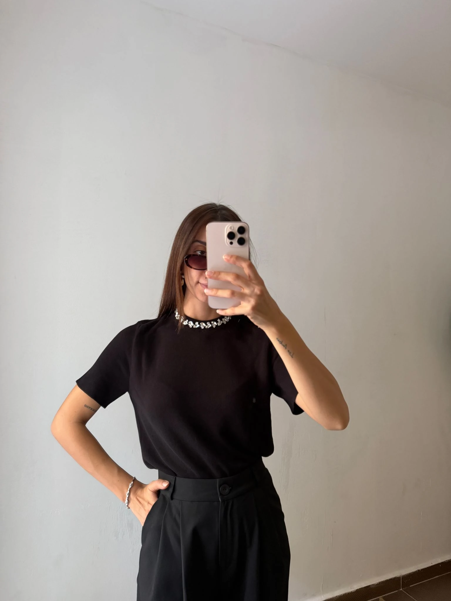 TAŞLI TRİKO BLUZ - Siyah