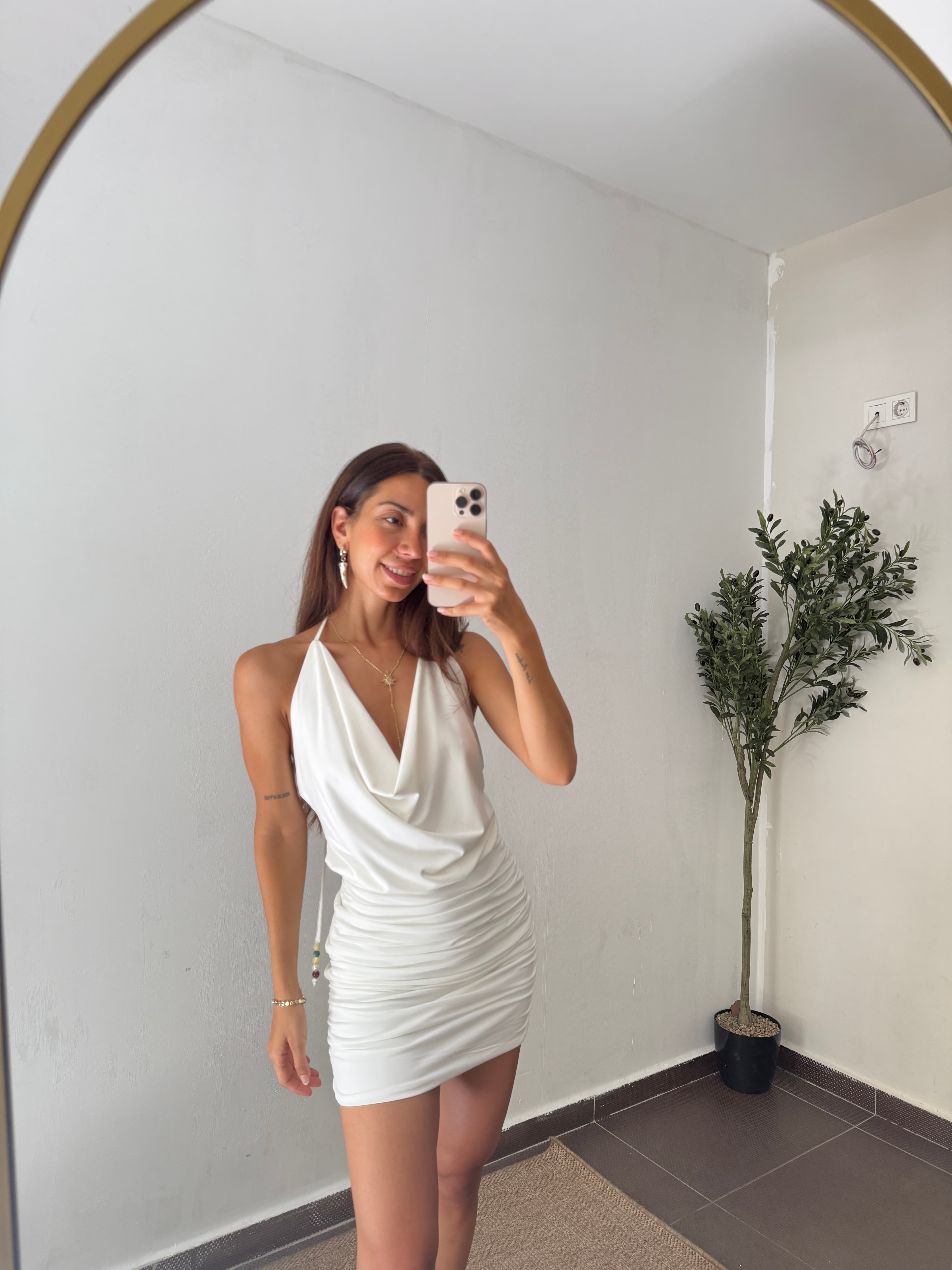 SIRT BONCUK DETAY MİNİ DRAPE ELBİSE