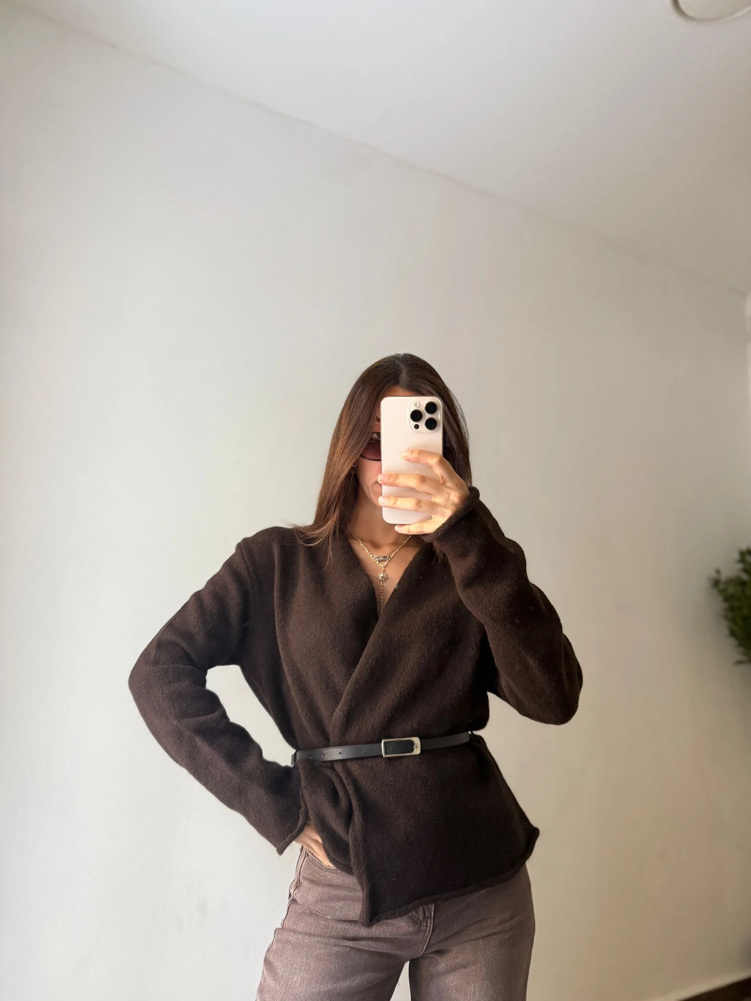 KEMERLİ KRUVAZE TRİKO HIRKA - Kahve